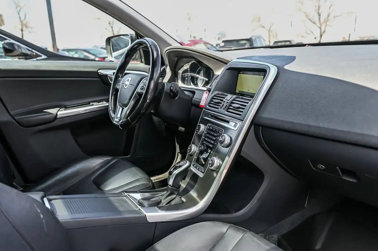 Volvo XC60 снимка Volvo XC60