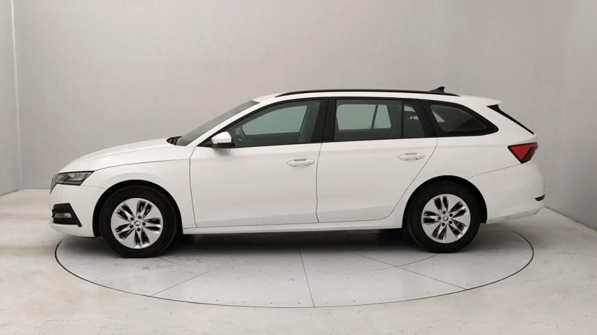 Skoda Octavia Wagon 2.0 tdi evo Ambition 115cv Blanc - 2