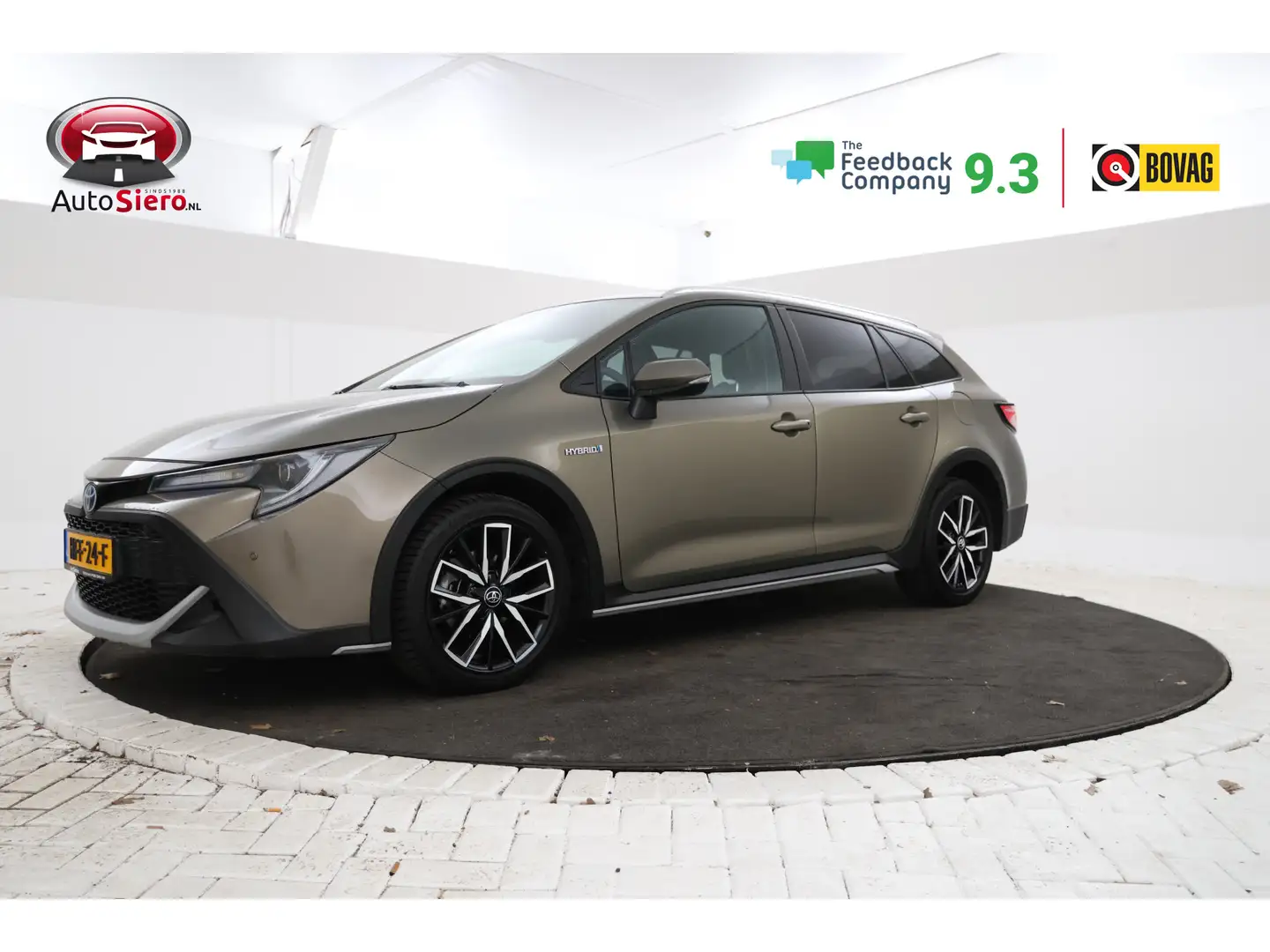 Toyota Corolla Touring Sports 1.8 Hybrid Trek Automaat, Navigatie Brown - 1