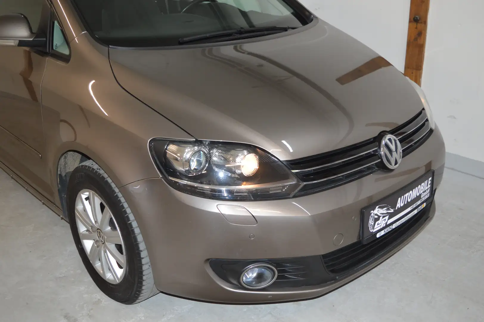 Volkswagen Golf Plus 1,6 TDI **DSG**1.Besitz**Xenon** Marrón - 2