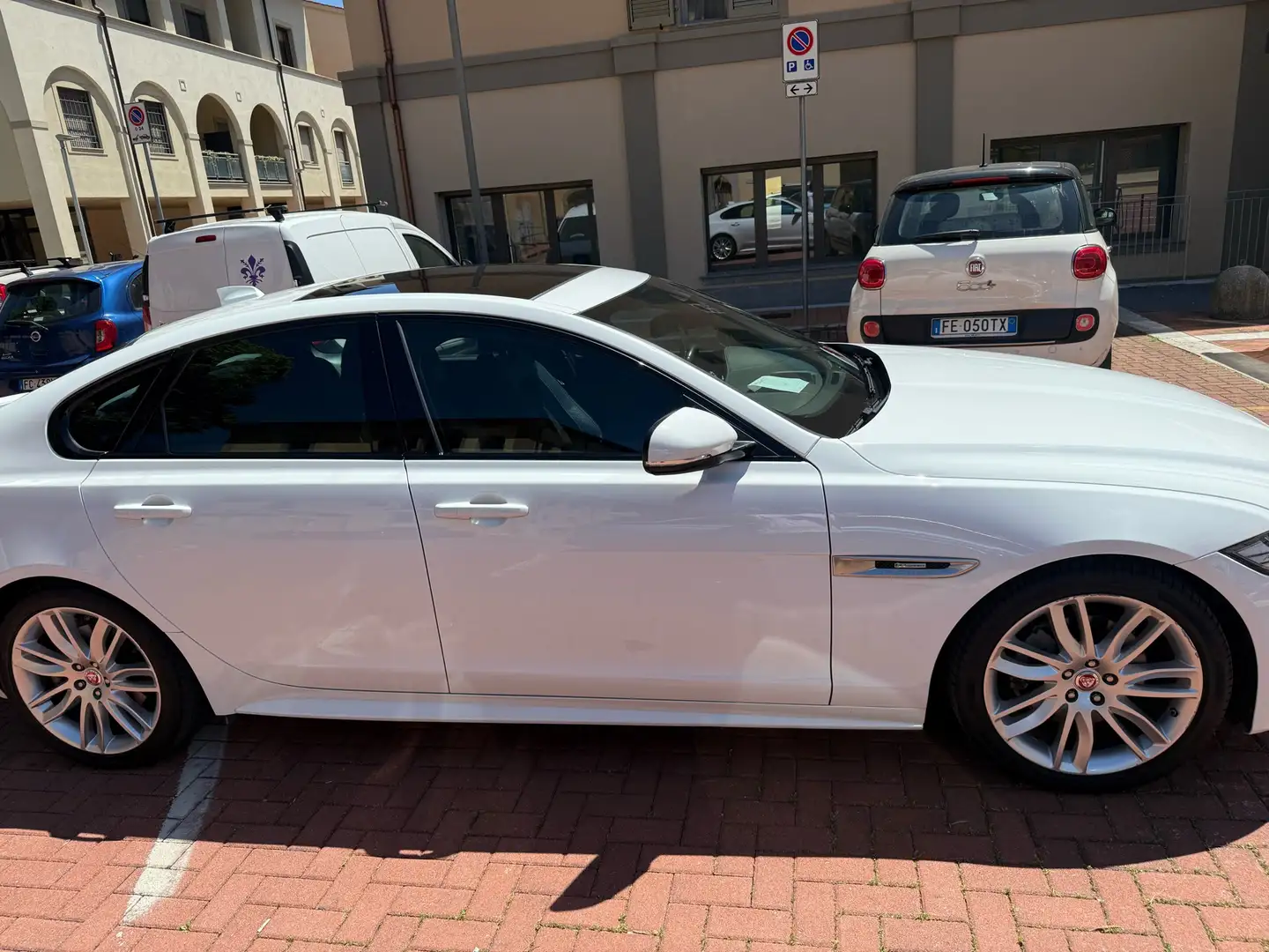 Jaguar XF 2.0 d pachetto r sport - 2