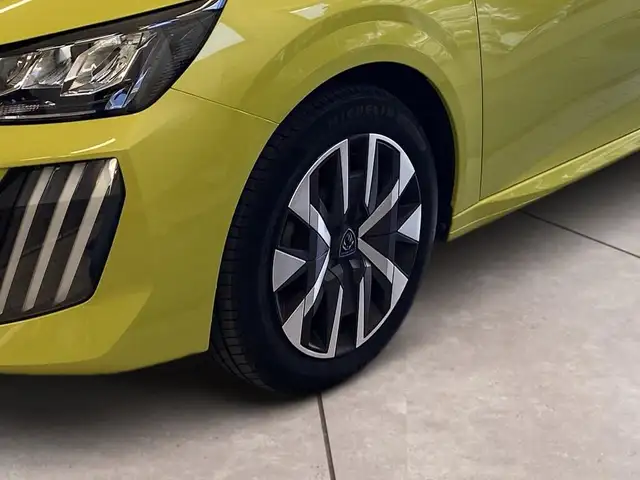 Peugeot 208 view 15