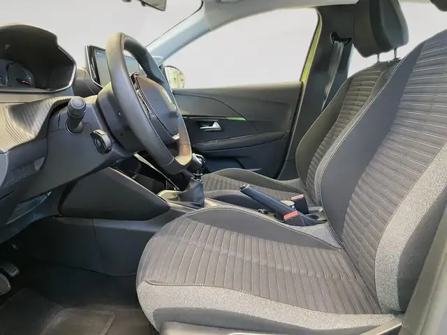 Peugeot 208 view 7