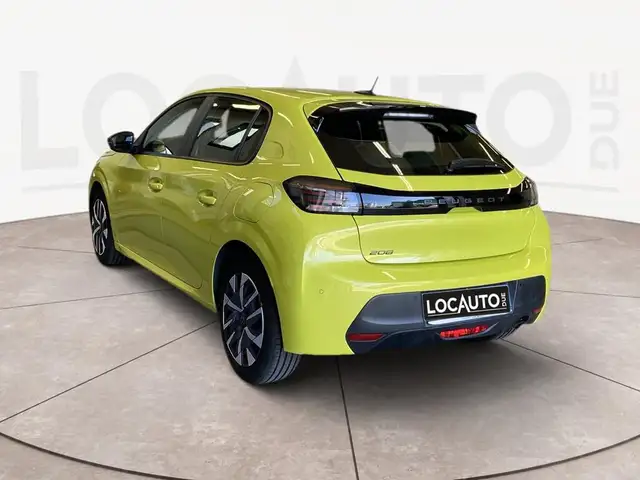 Peugeot 208 view 5