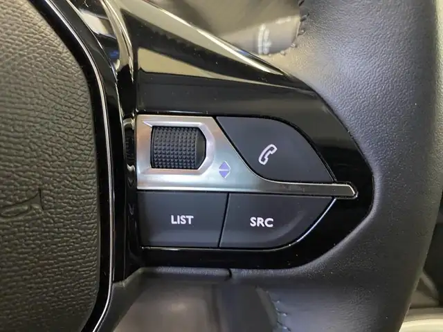 Peugeot 208 view 13