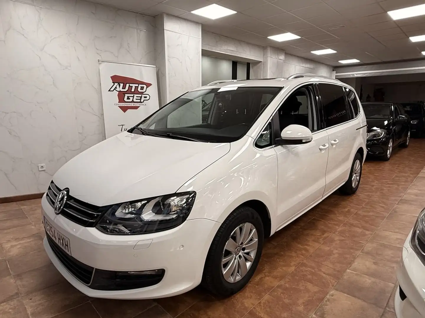 Volkswagen Sharan 2.0 TDI 177cv DSG Advance BMotion Tech Blanco - 1