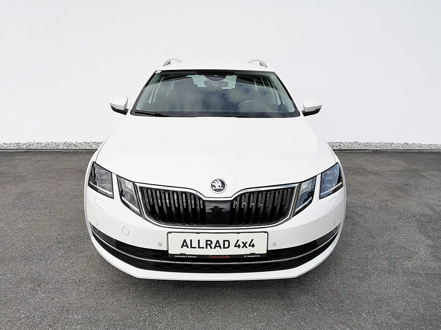 Skoda Octavia Combi 2,0 TDI Style Limited 4x4 DSG Weiß - 2