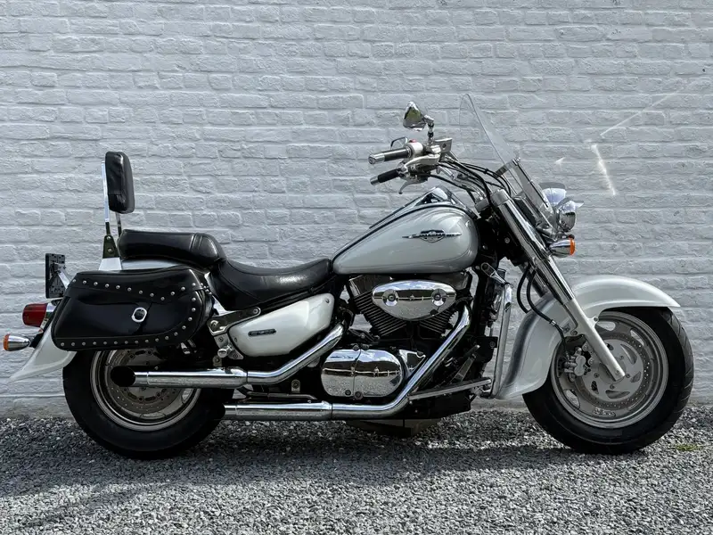 Suzuki Intruder C