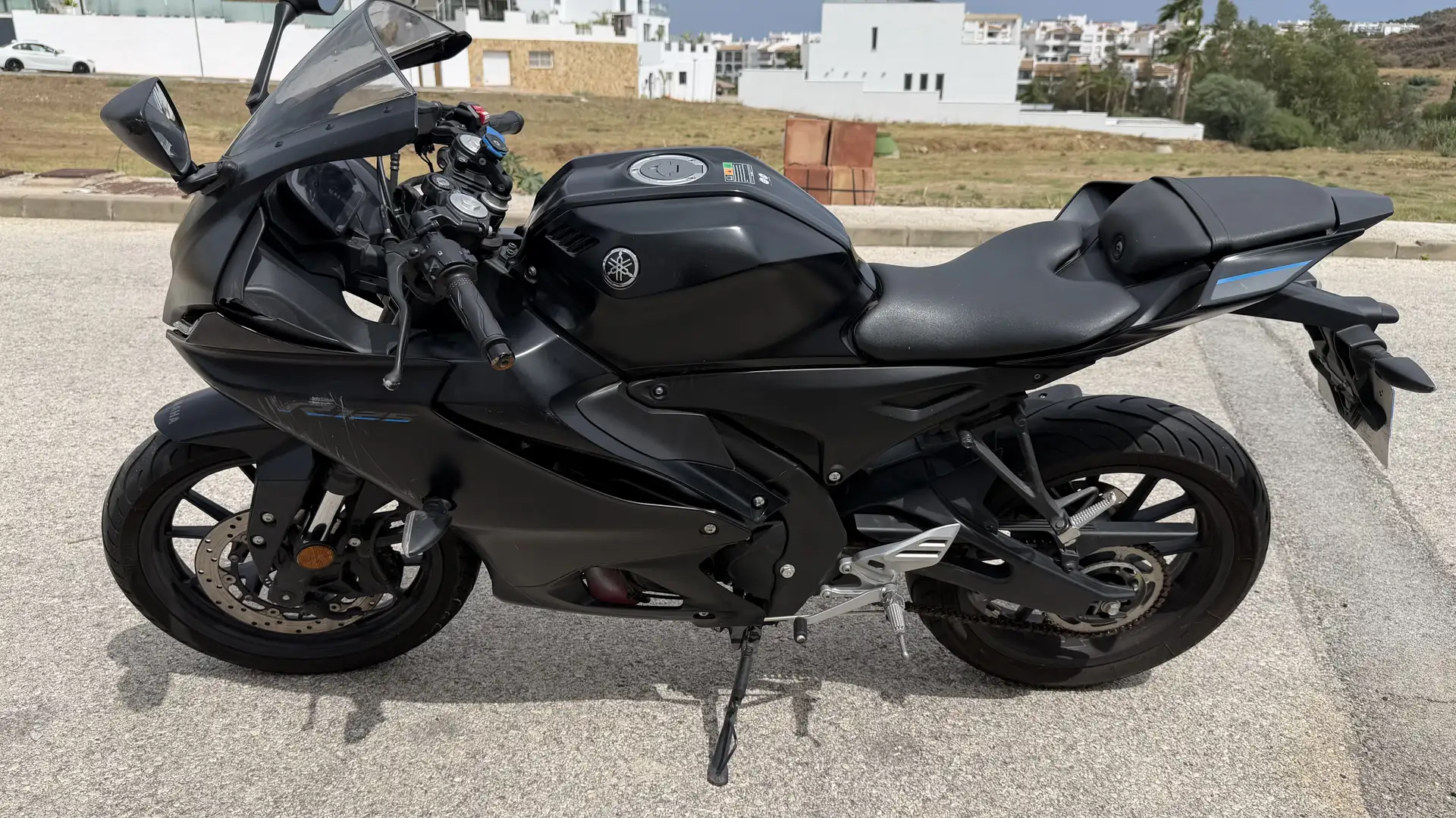 Yamaha YZF-R125 - 1