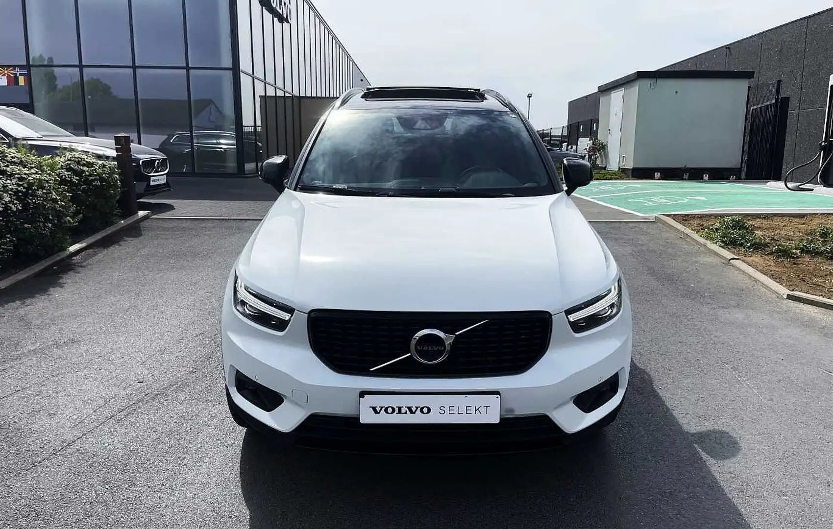 Volvo XC40 R-Design, T5 hybrid Wit - 2