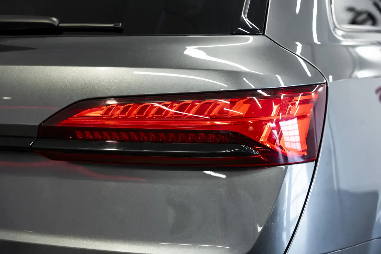 Audi Q7 снимка Audi Q7