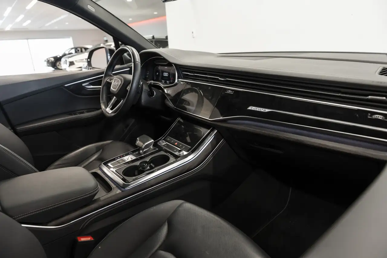 Audi Q7 снимка Audi Q7