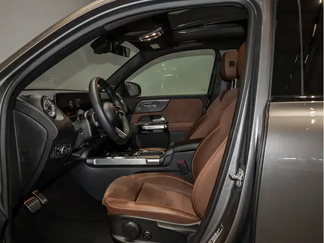 Mercedes-Benz GLB view 13