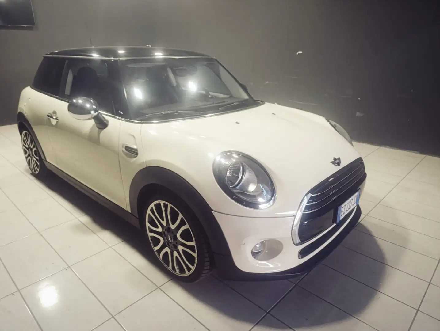 MINI Cooper D Mini IV F55-F56 2014 1.5 3p Bianco - 1