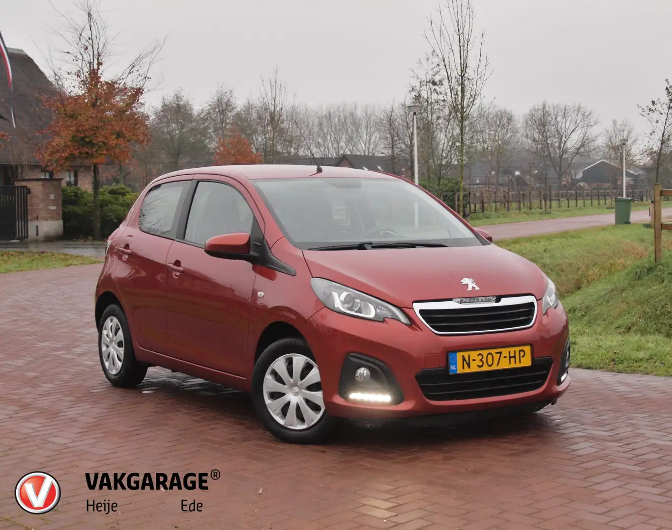 Peugeot 108 1.0 e-VTi Active | Apple Carplay | Airco | 5-deurs Rood - 1