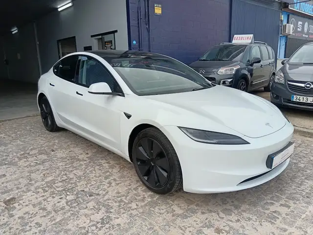 Tesla Model 3 Standard