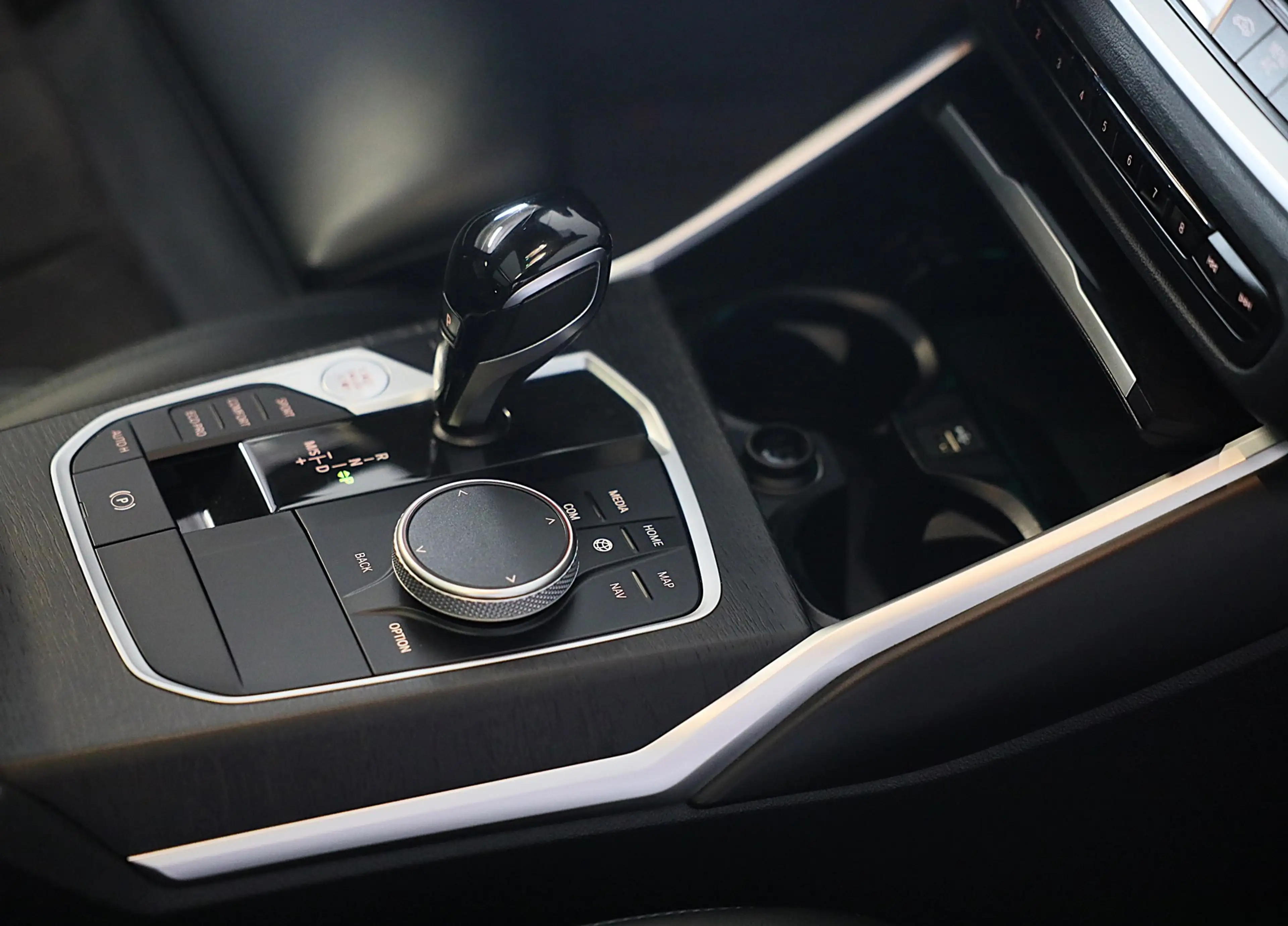 BMW 340 3-serie Touring M340i xDrive Business Edition Plus — photo 17