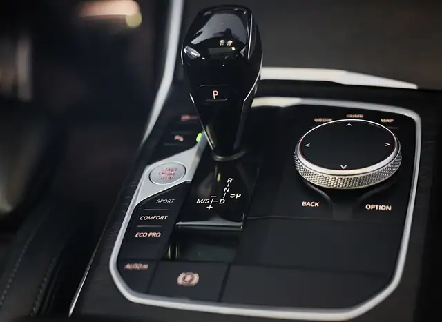 BMW 3 Series view 19