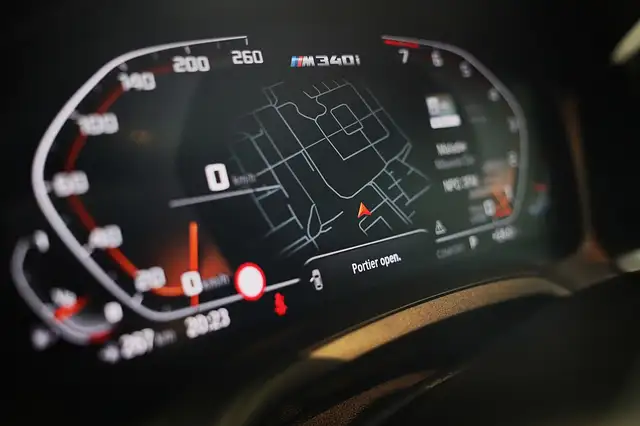 BMW 3 Series view 8