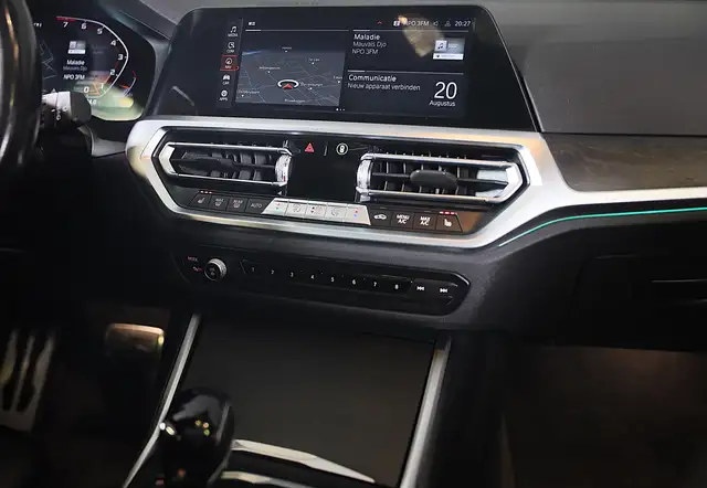 BMW 3 Series view 21