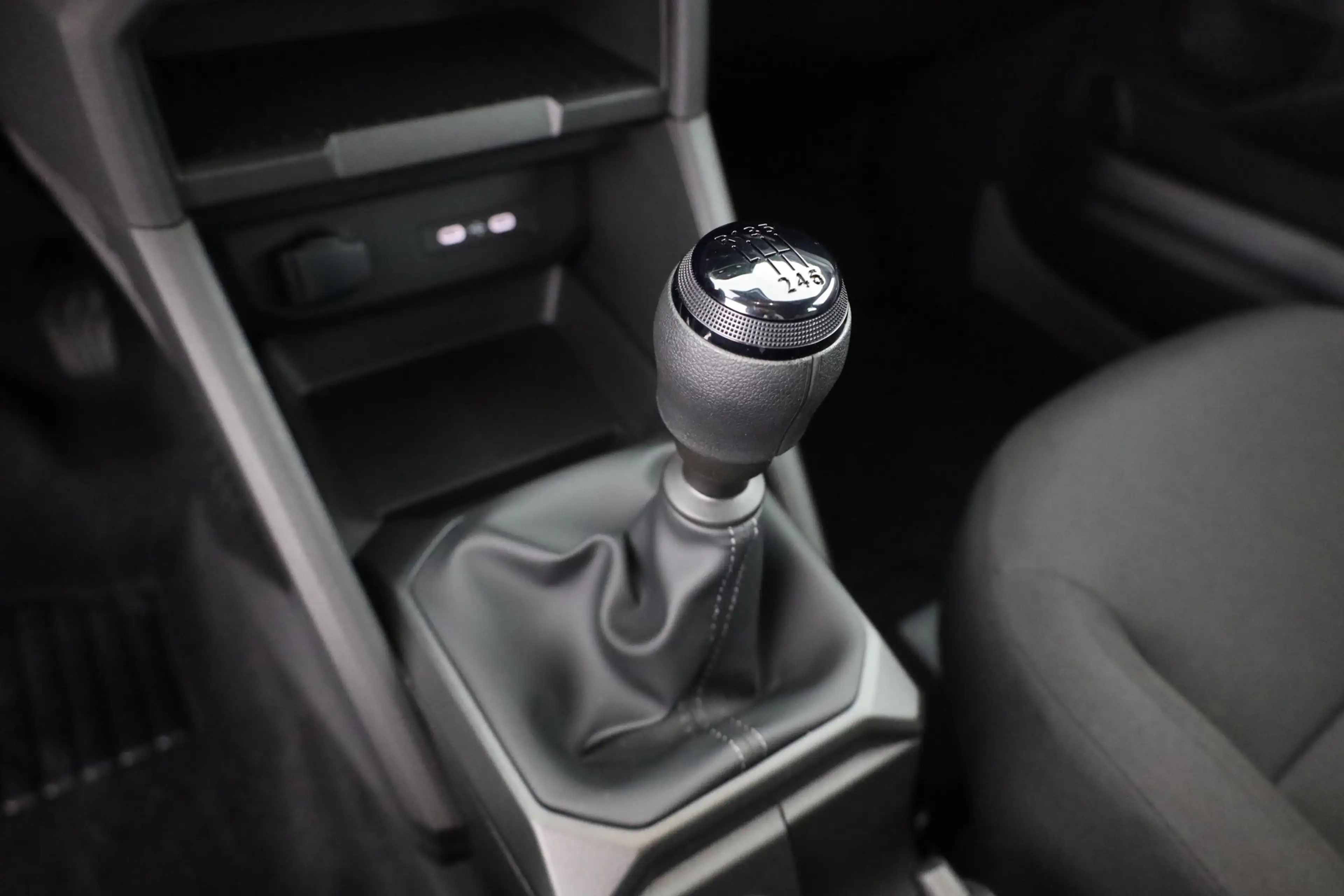Dacia Bigster Essential 140 mHev LED Kamera — photo 14