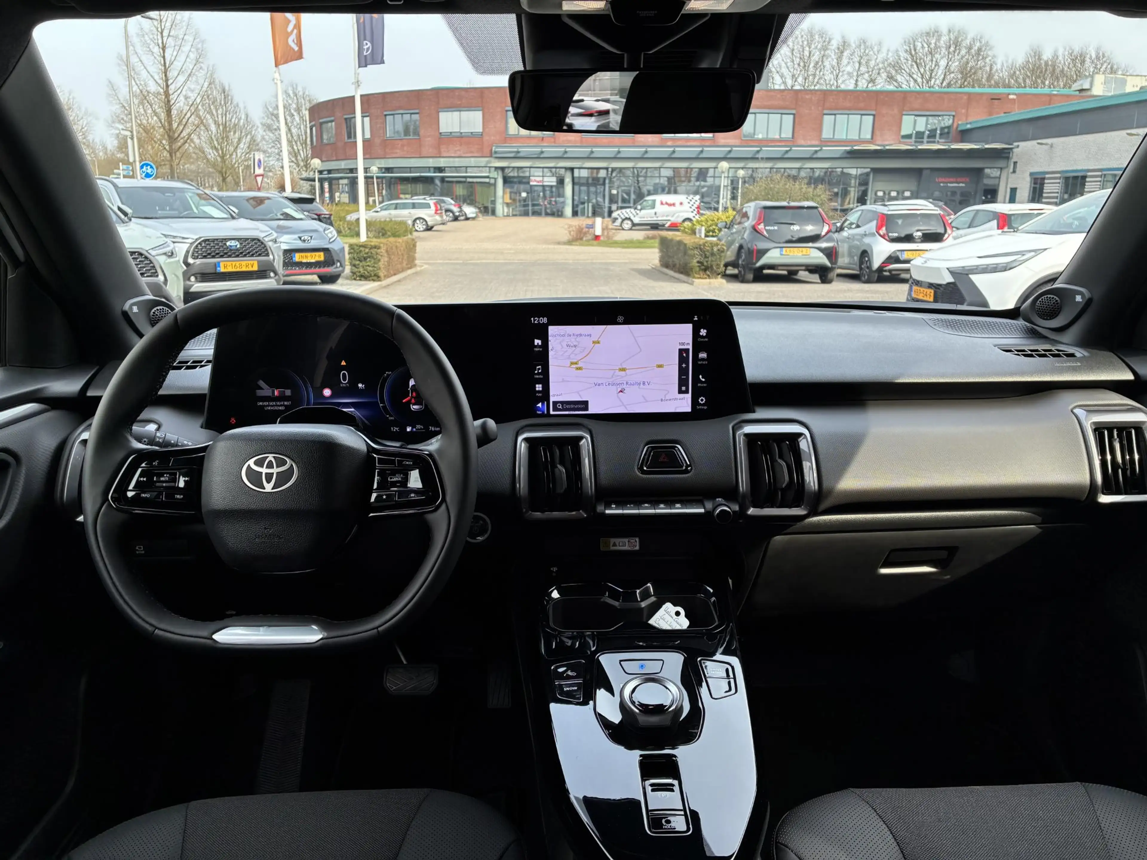 Toyota Urban Cruiser EXECUTIVE 61 KWH NIEUW & DIREECT LEVERBAAR!!! PANO — photo 15