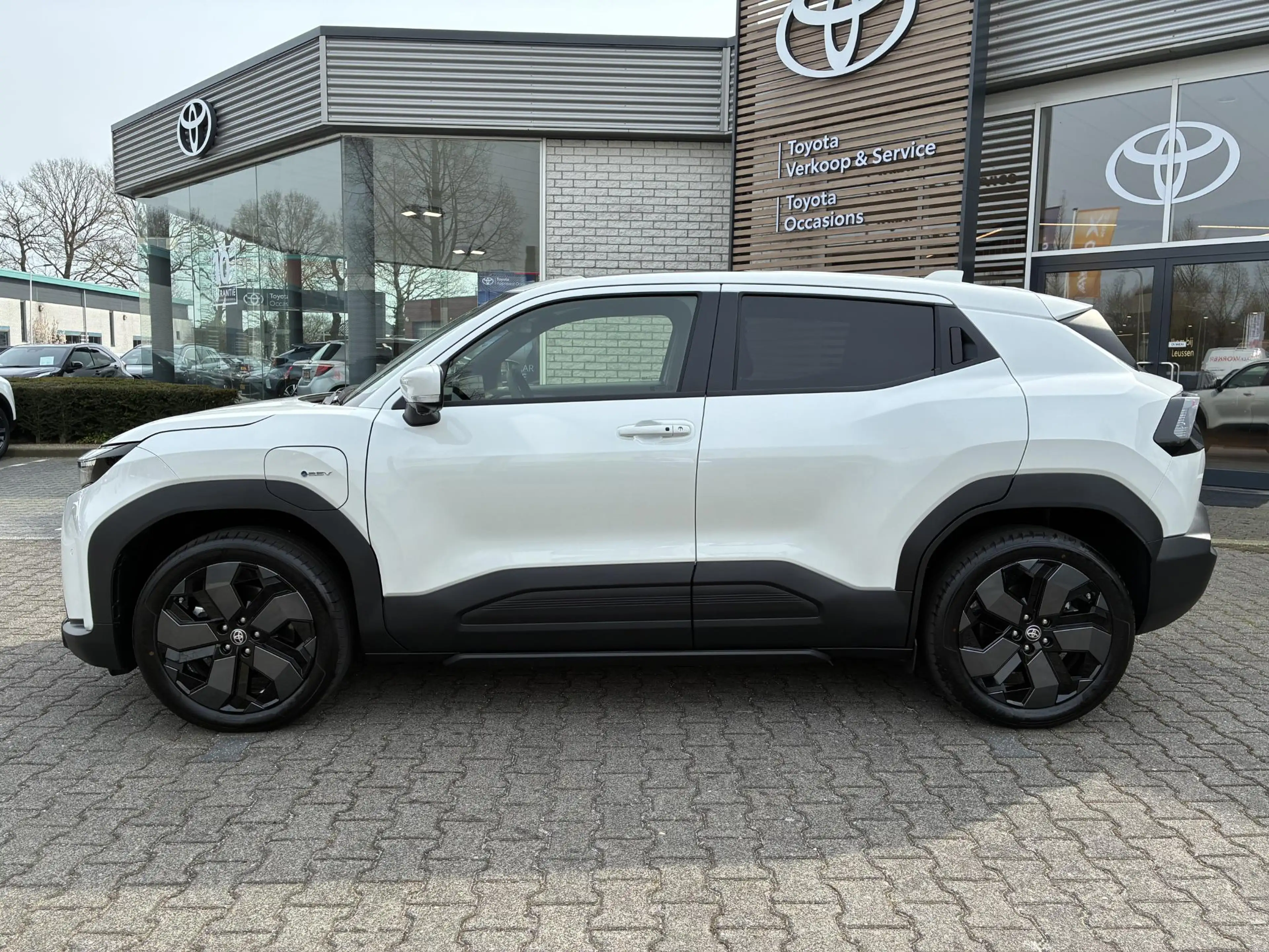 Toyota Urban Cruiser EXECUTIVE 61 KWH NIEUW & DIREECT LEVERBAAR!!! PANO — photo 8