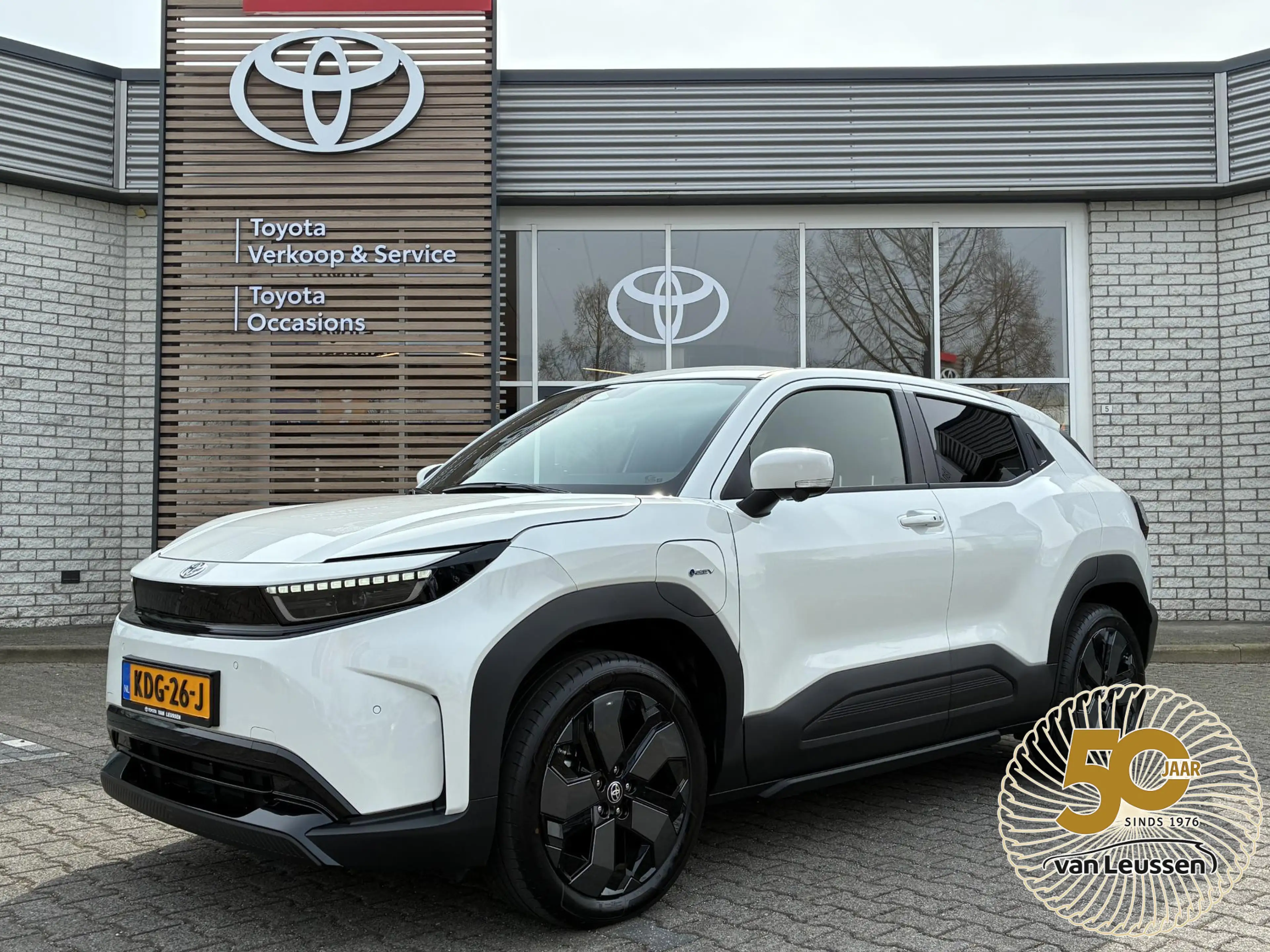 Toyota Urban Cruiser EXECUTIVE 61 KWH NIEUW & DIREECT LEVERBAAR!!! PANO
