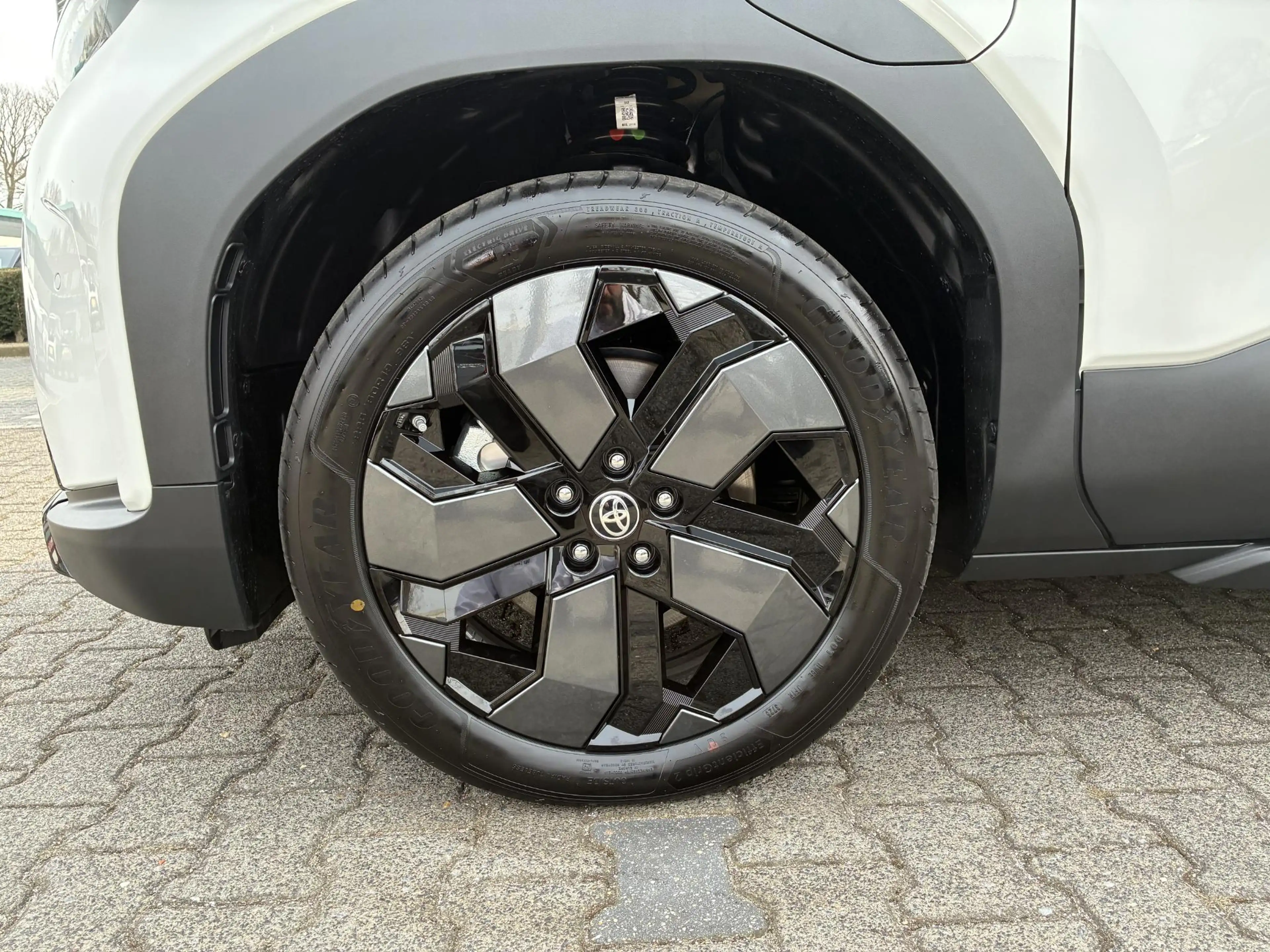 Toyota Urban Cruiser EXECUTIVE 61 KWH NIEUW & DIREECT LEVERBAAR!!! PANO — photo 31