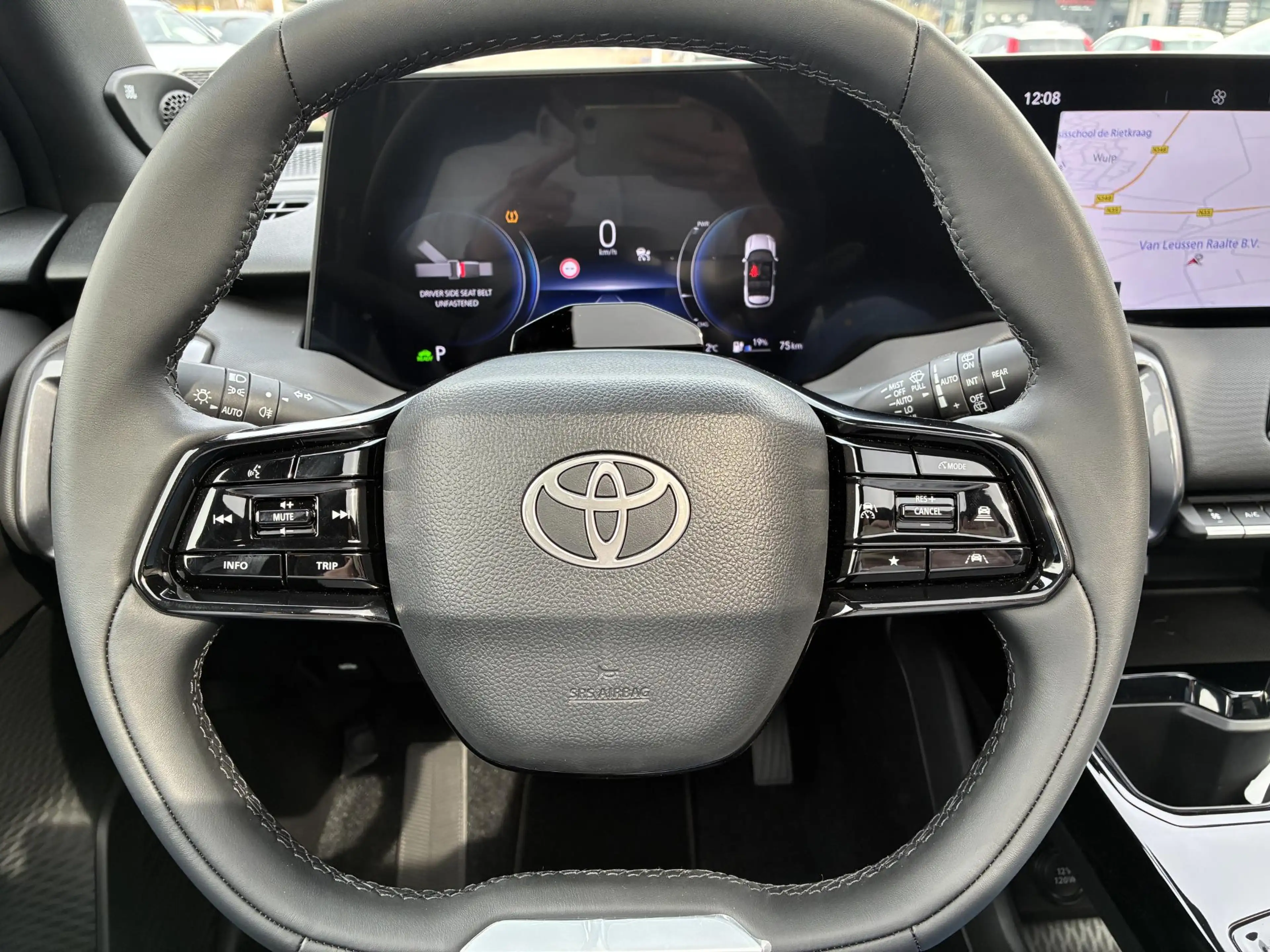 Toyota Urban Cruiser EXECUTIVE 61 KWH NIEUW & DIREECT LEVERBAAR!!! PANO — photo 17