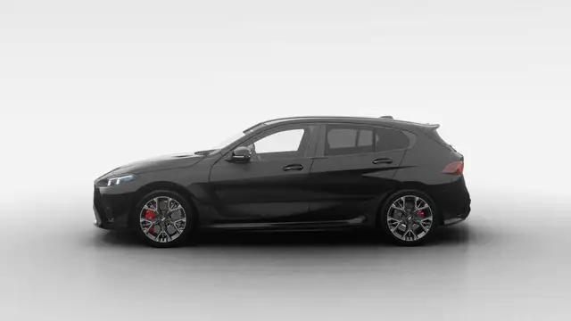 BMW 1 Series view 4