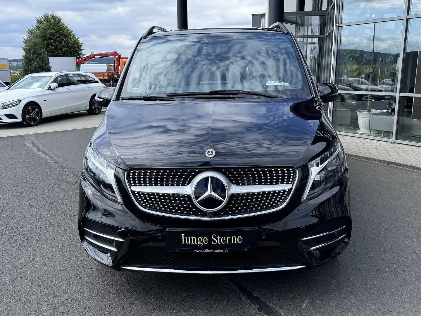 Mercedes-Benz V 300 d AVA AMG 4MATIC AIRMATIC Sitzklima el Tür Black - 2