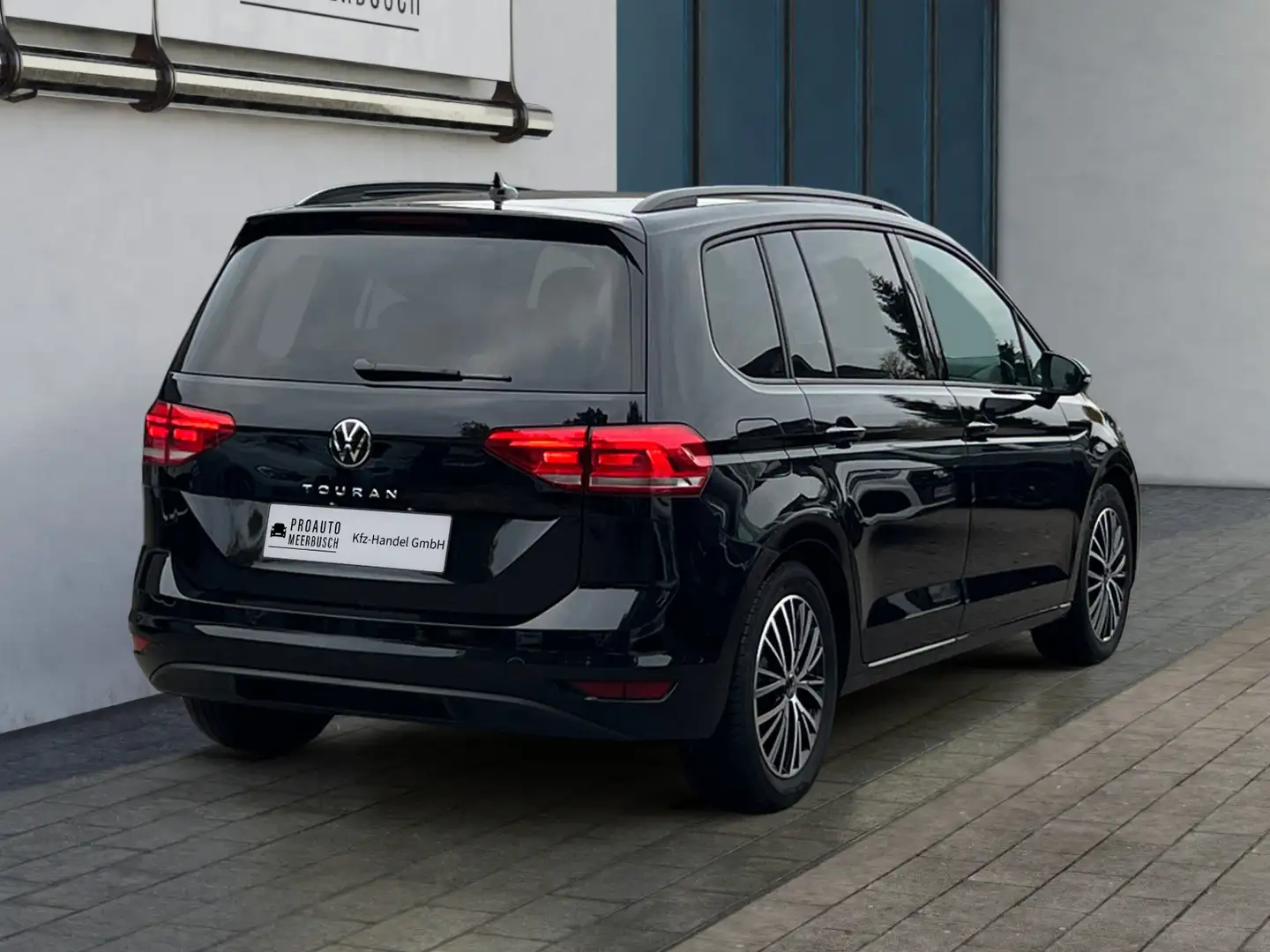 Volkswagen Touran Comfortline AHK/MASSAGE/DYNAUDIO/RFK/NAVI Schwarz - 2
