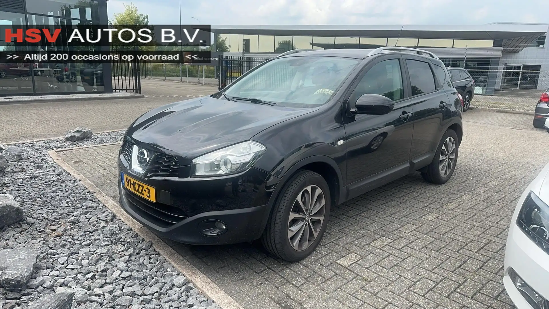 Nissan Qashqai 1.6 Connect Edition navi airco org NL Zwart - 1