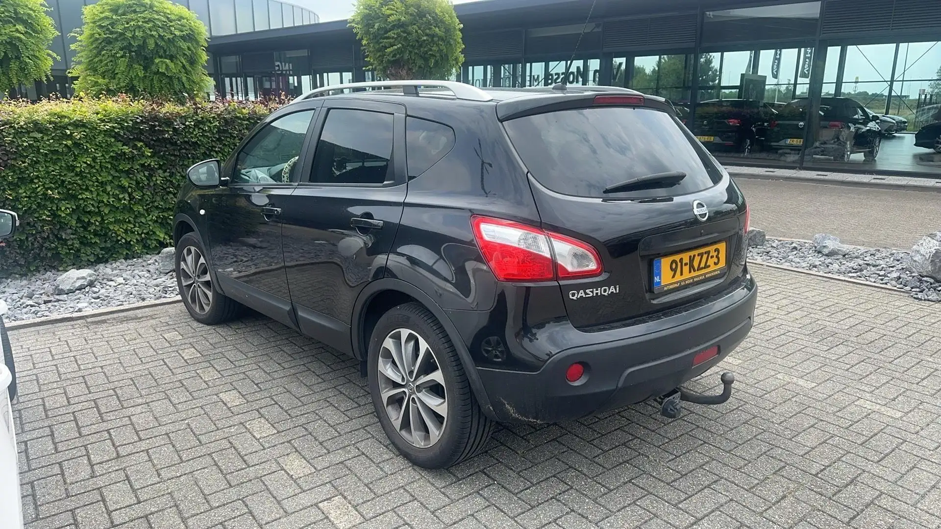 Nissan Qashqai 1.6 Connect Edition navi airco org NL Zwart - 2
