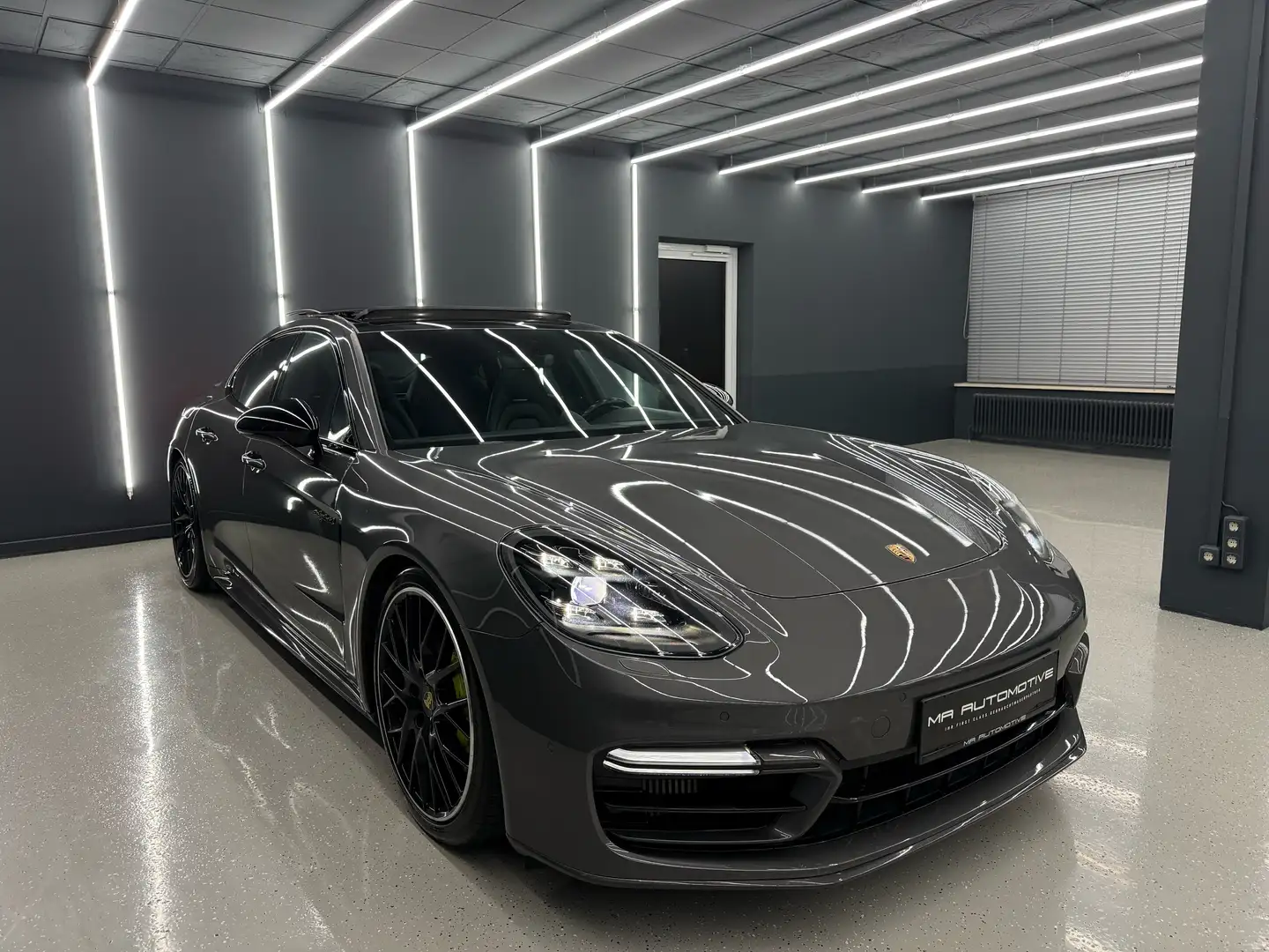 Porsche Panamera 4 E-Hybrid *SPORTDES*CHRONO*PANO*MATRIX*BOSE*TOP* Grau - 2