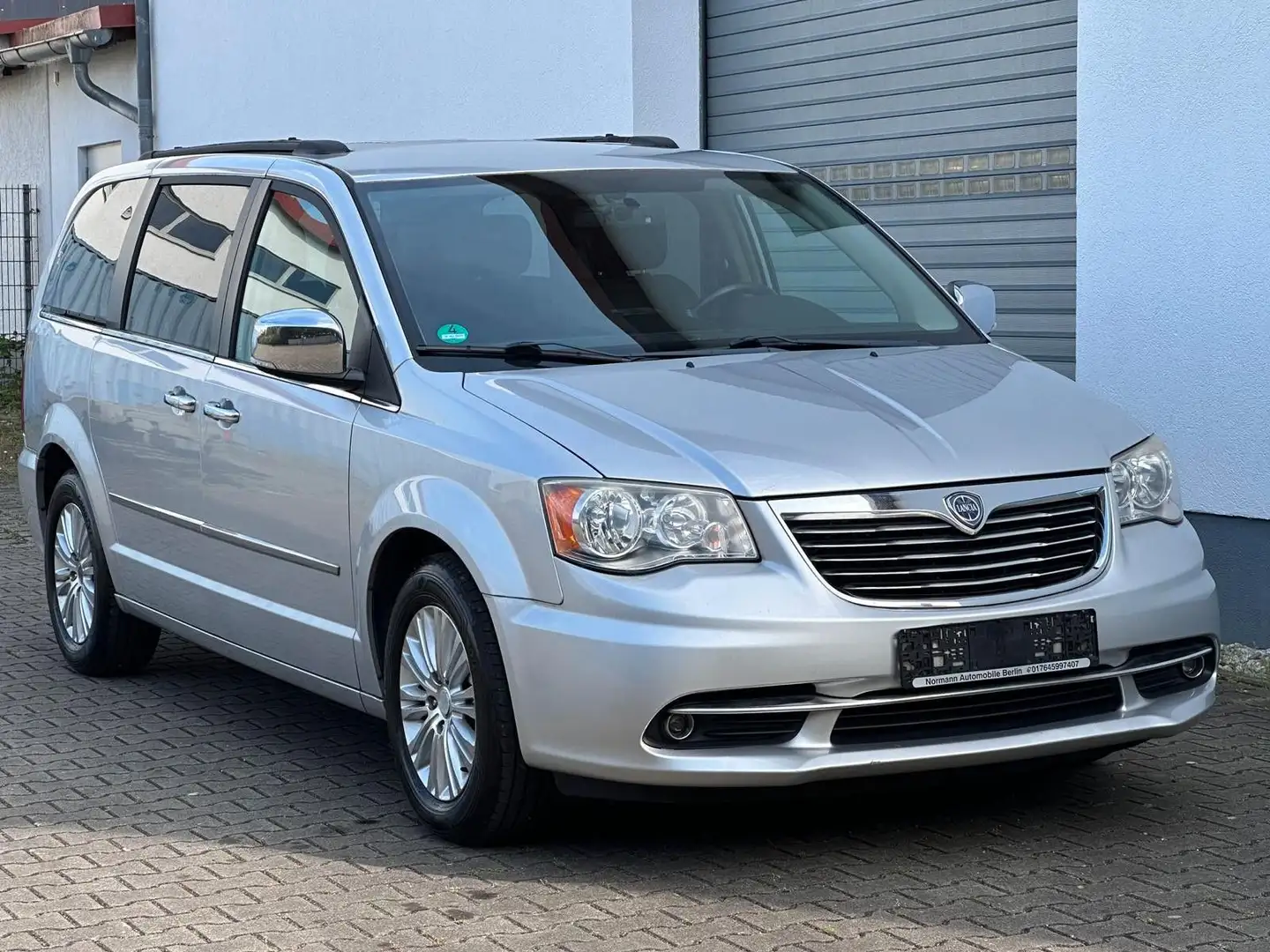Lancia Voyager 2.8 Multijet 16V Gold*TÜV neu*1.Hand*PDC Silber - 1
