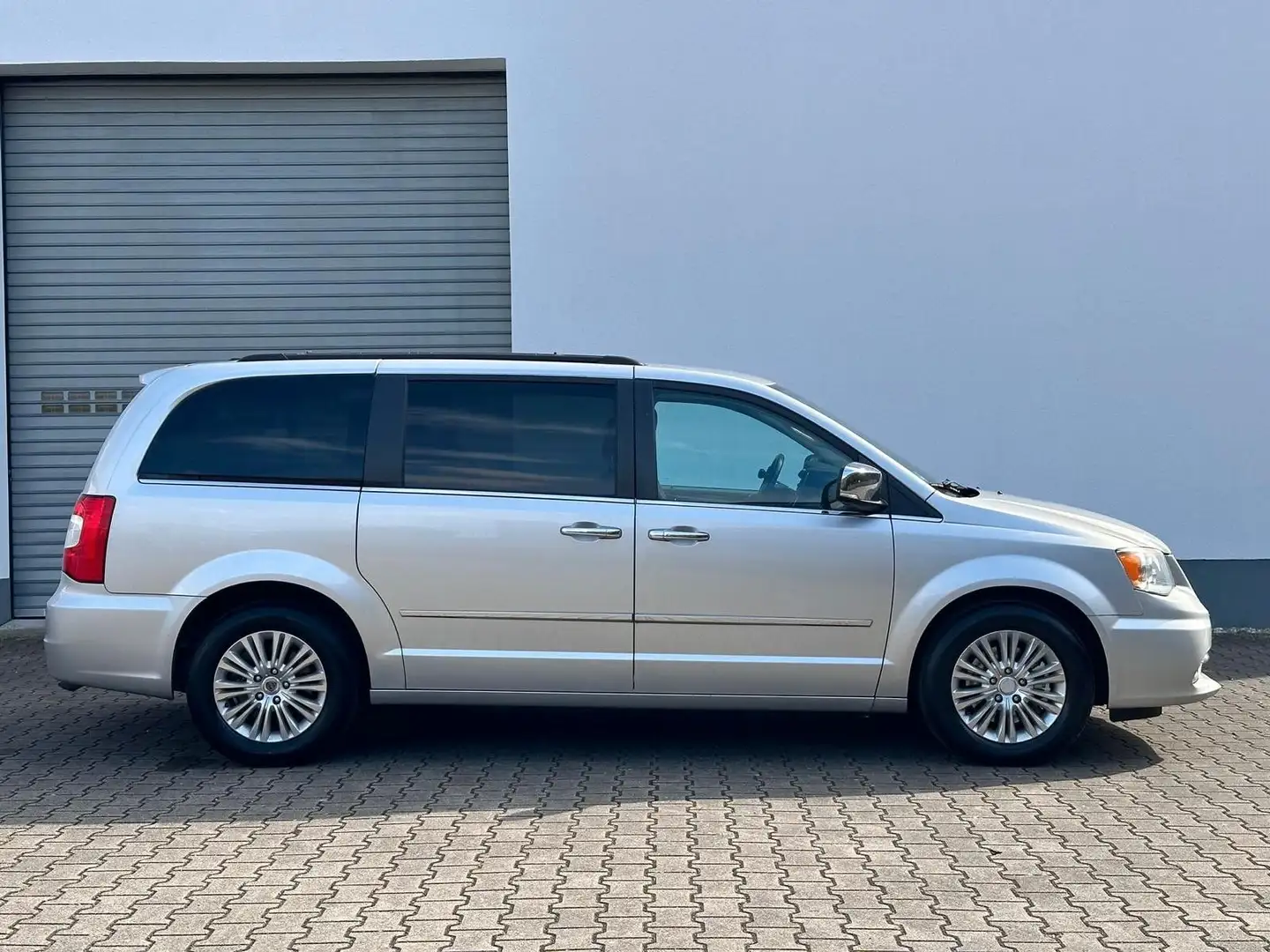 Lancia Voyager 2.8 Multijet 16V Gold*TÜV neu*1.Hand*PDC Silber - 2