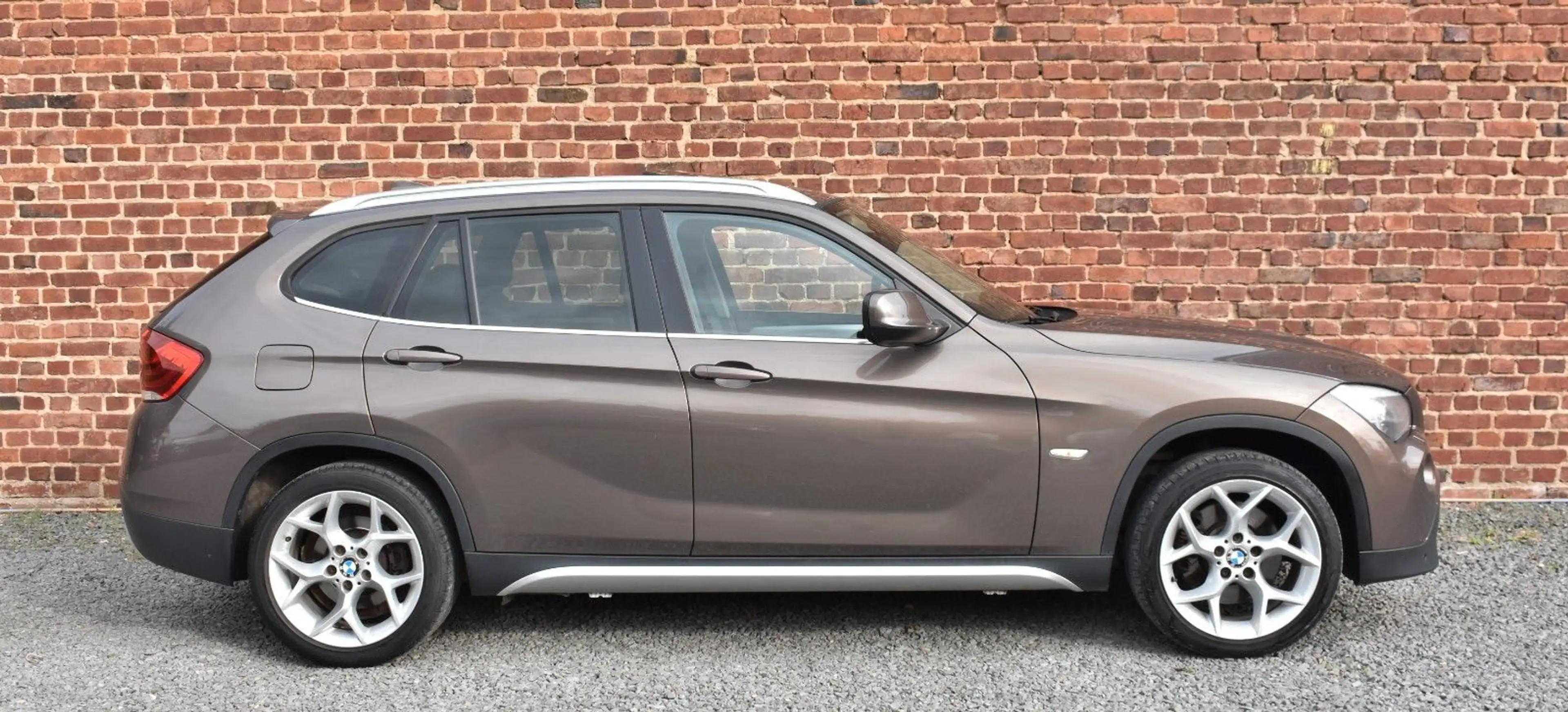 BMW X1 23d xD LEDER NAVI PANO BIXENON H&K 8xALU SHZ — photo 4