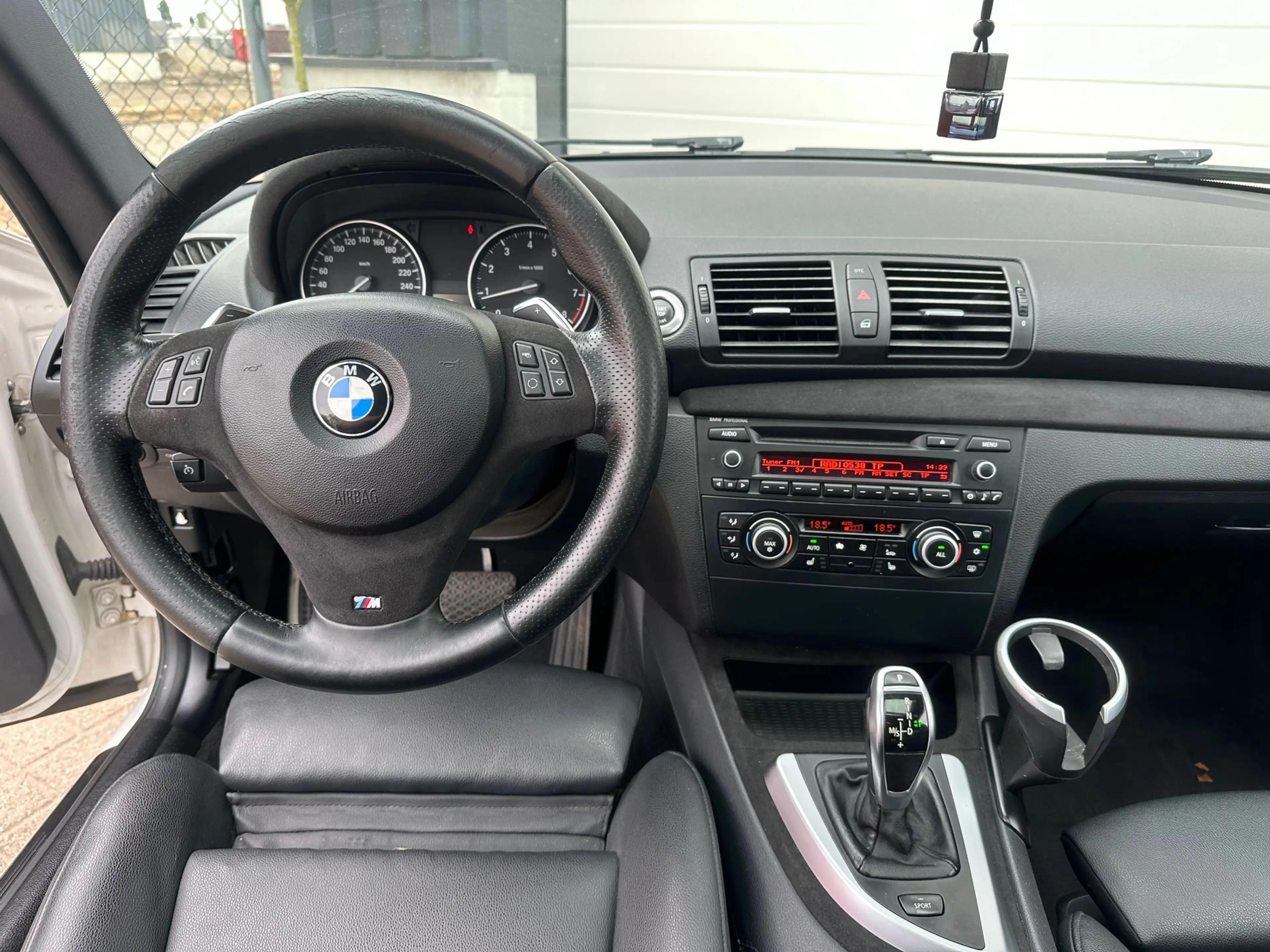BMW 135 1-serie Coupé 135i High Executive SCHUIFDAK/LEDER/ — photo 10