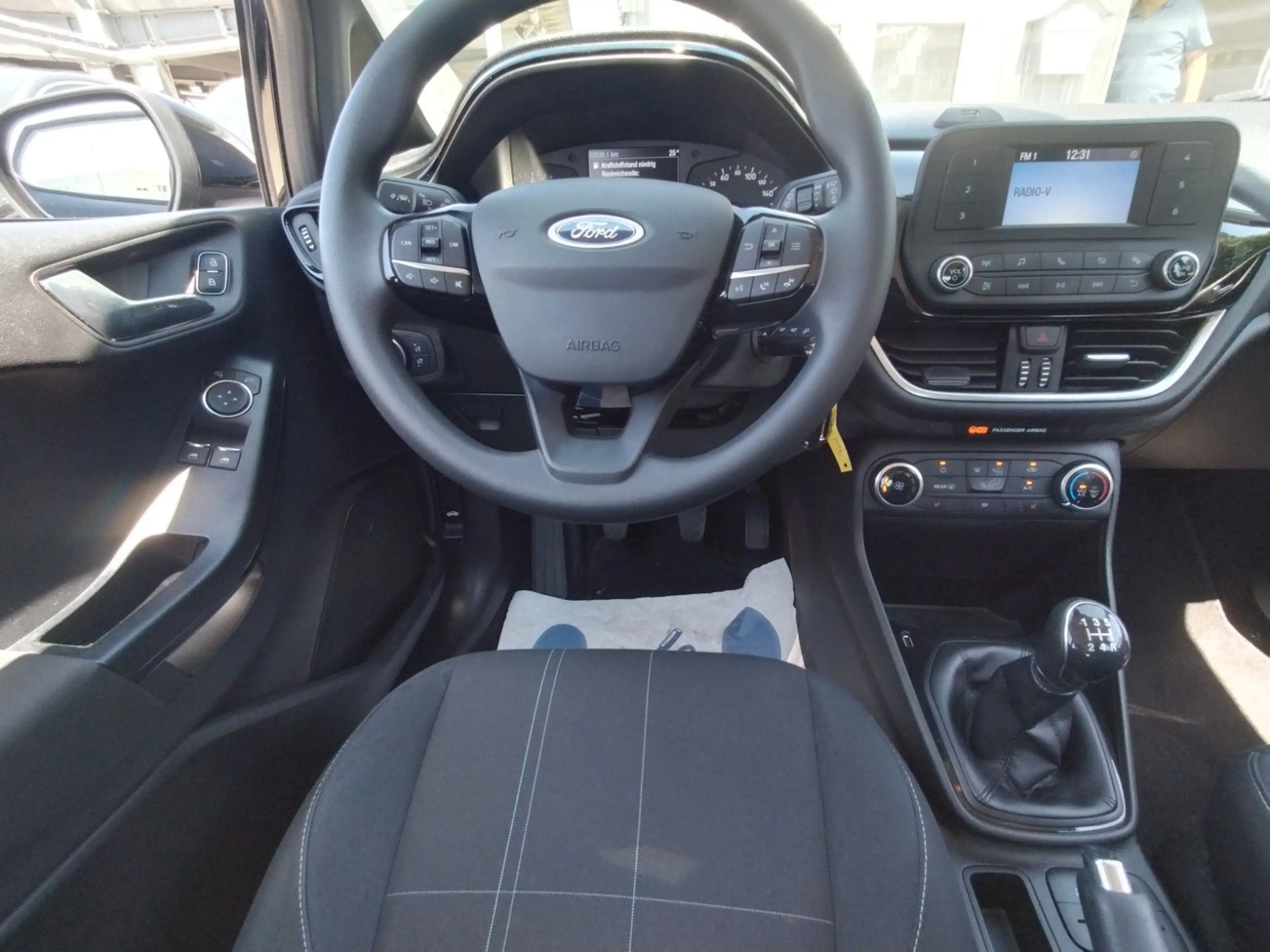 Ford Fiesta 1.1 Cool&Connect+52500km+GARANTIE+TÜV NEU — photo 13