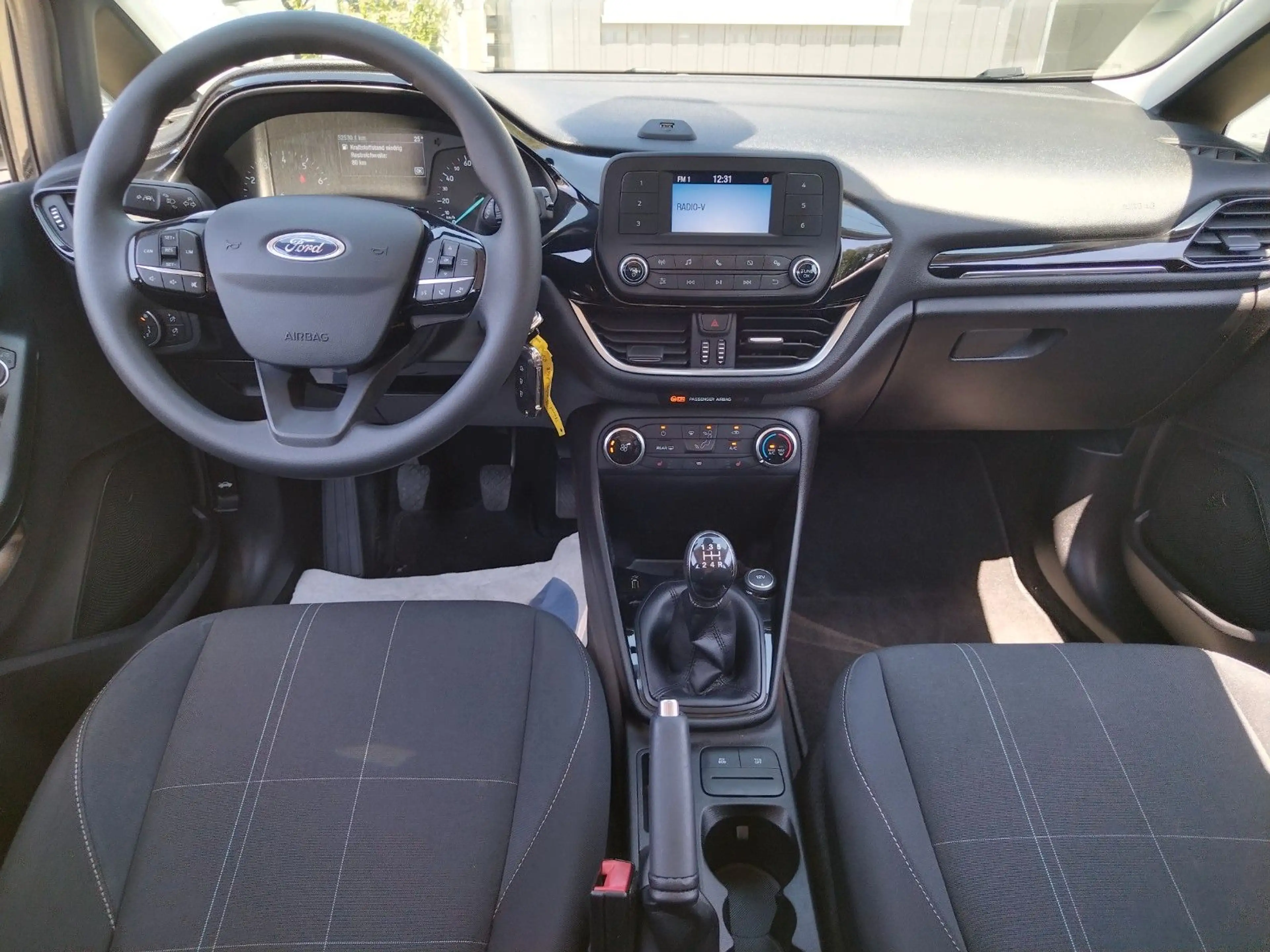 Ford Fiesta 1.1 Cool&Connect+52500km+GARANTIE+TÜV NEU — photo 9