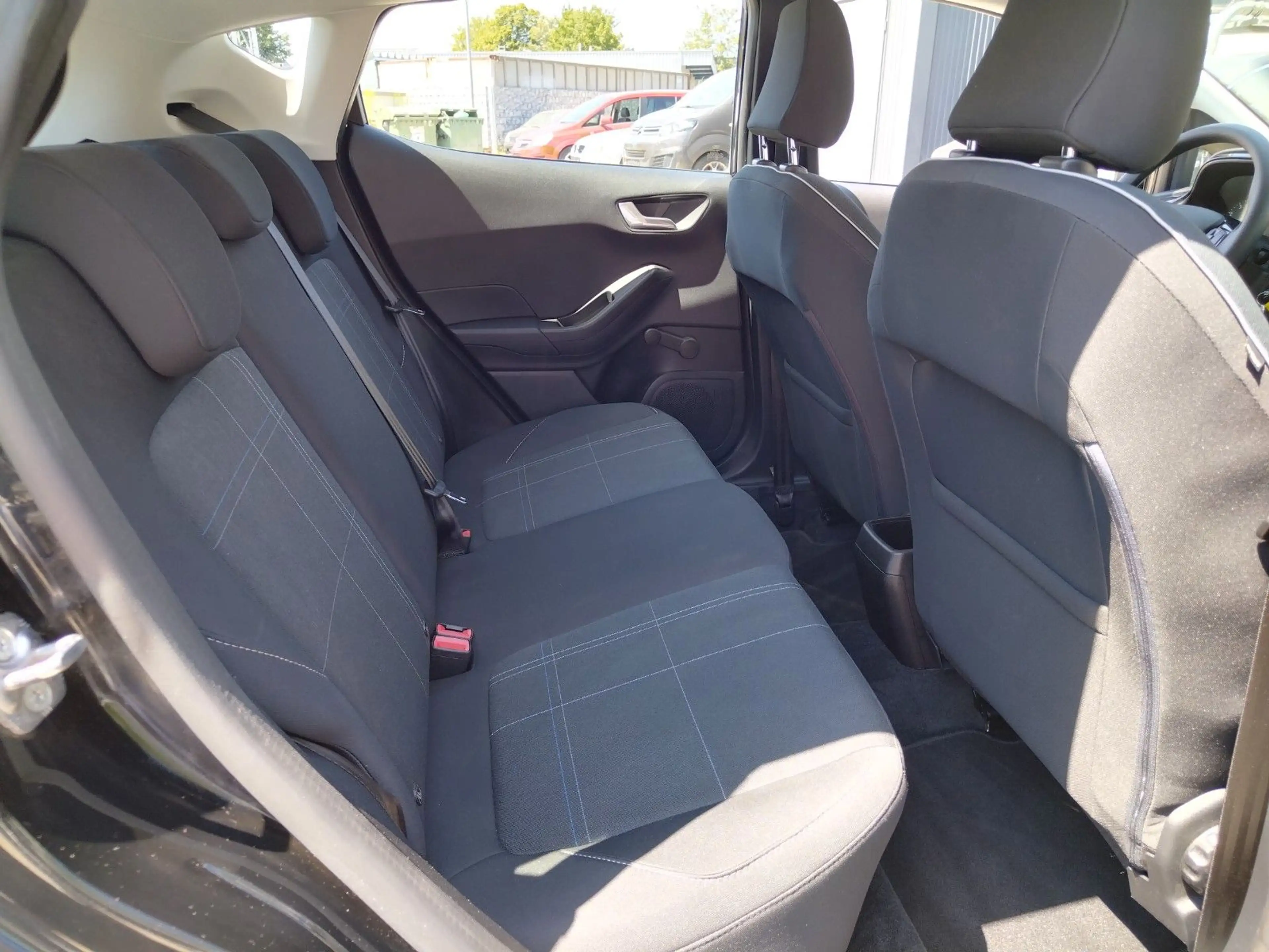 Ford Fiesta 1.1 Cool&Connect+52500km+GARANTIE+TÜV NEU — photo 15
