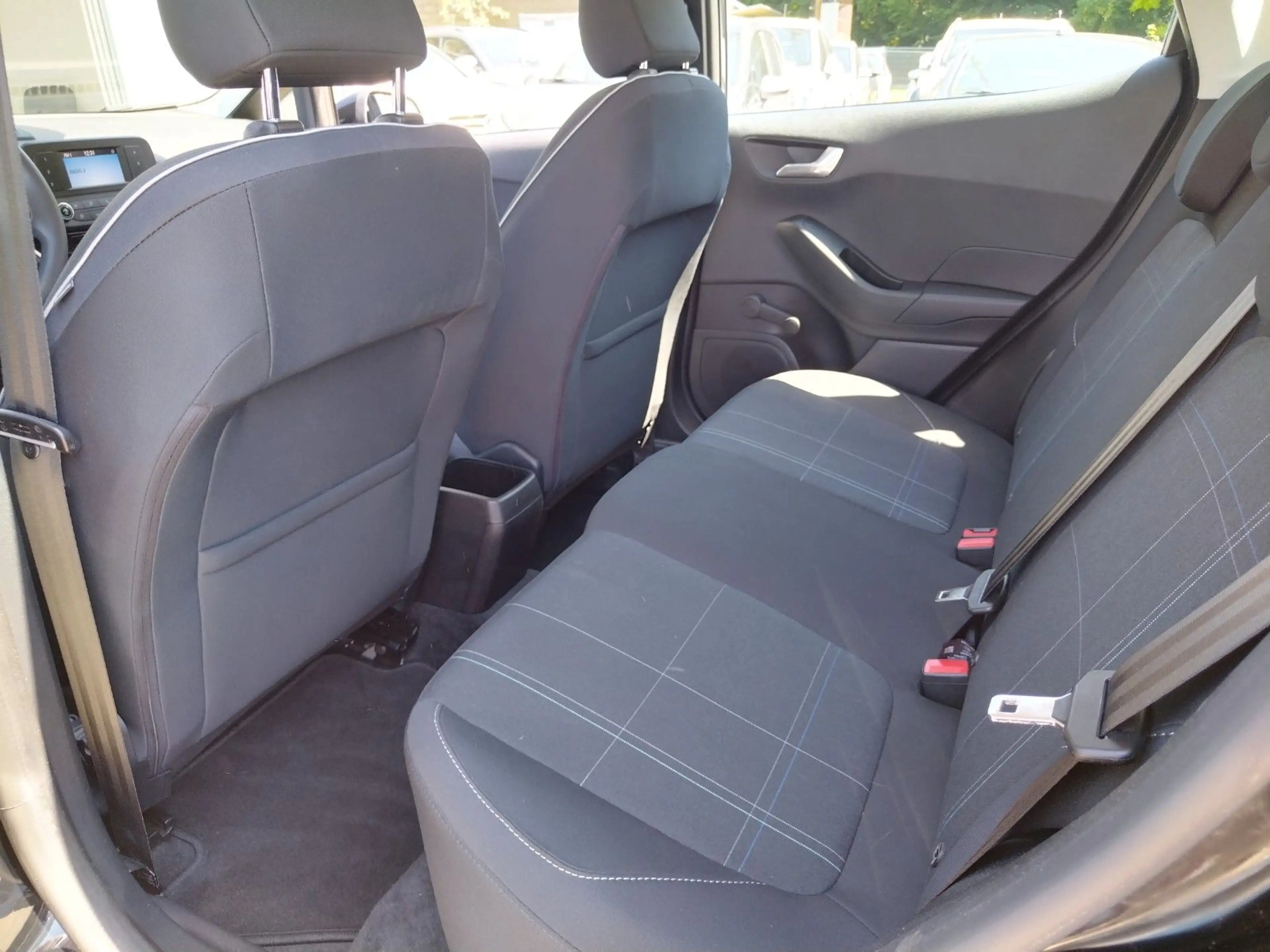 Ford Fiesta 1.1 Cool&Connect+52500km+GARANTIE+TÜV NEU — photo 12