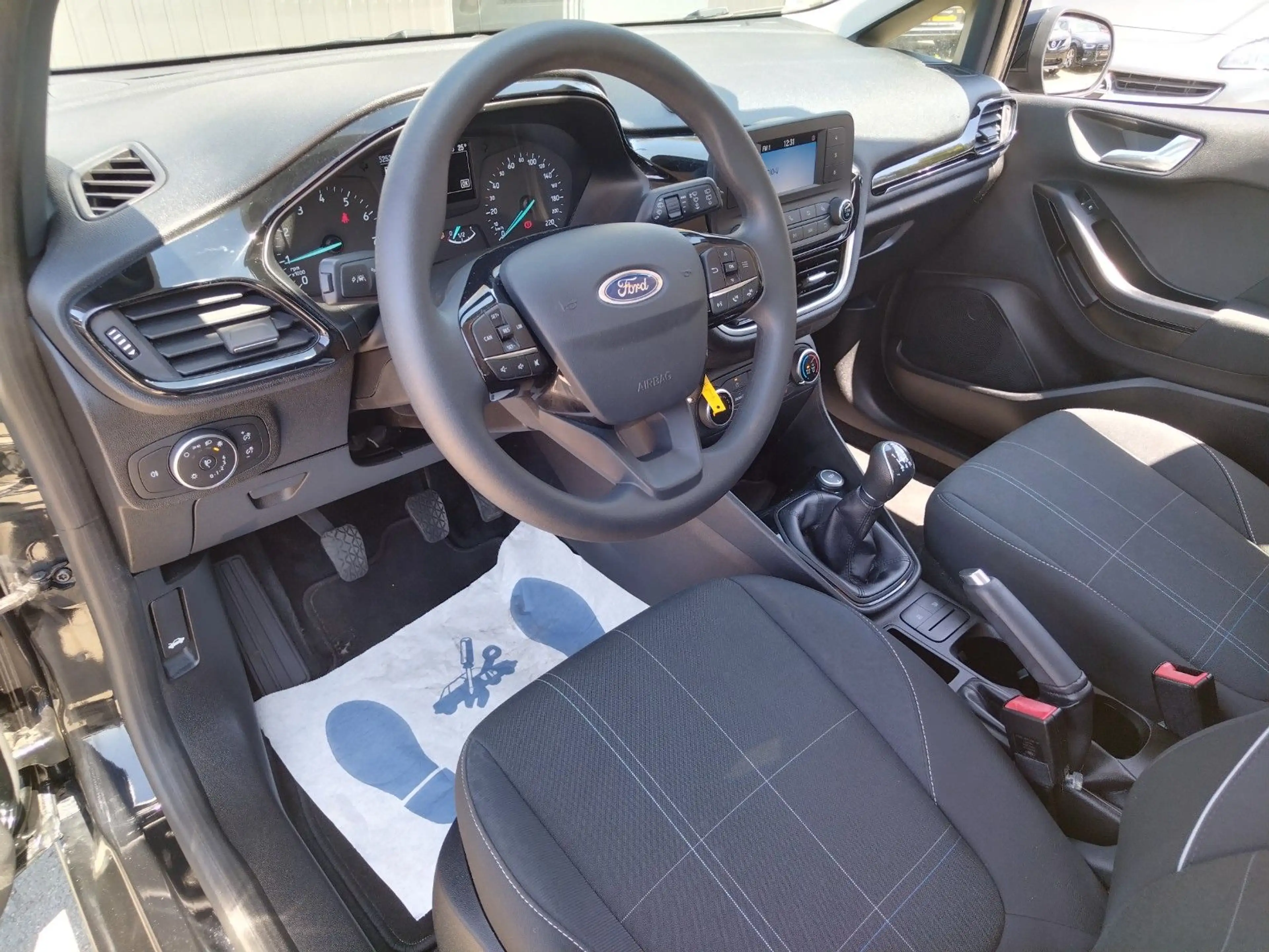 Ford Fiesta 1.1 Cool&Connect+52500km+GARANTIE+TÜV NEU — photo 11