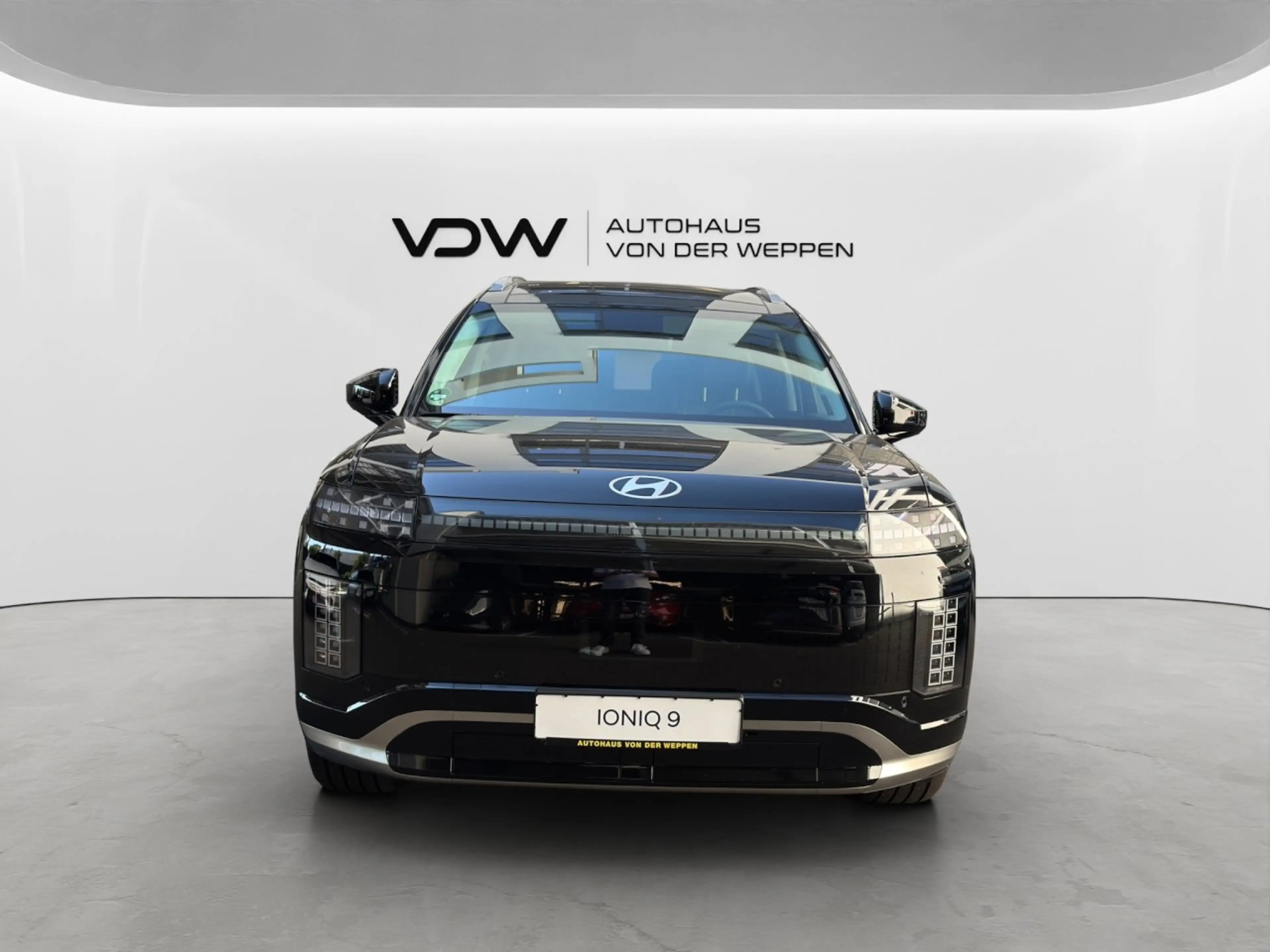 Hyundai IONIQ 9 UNIQ MIT GLASDACH + EINZELSITZE DREHBAR! Klima — photo 2