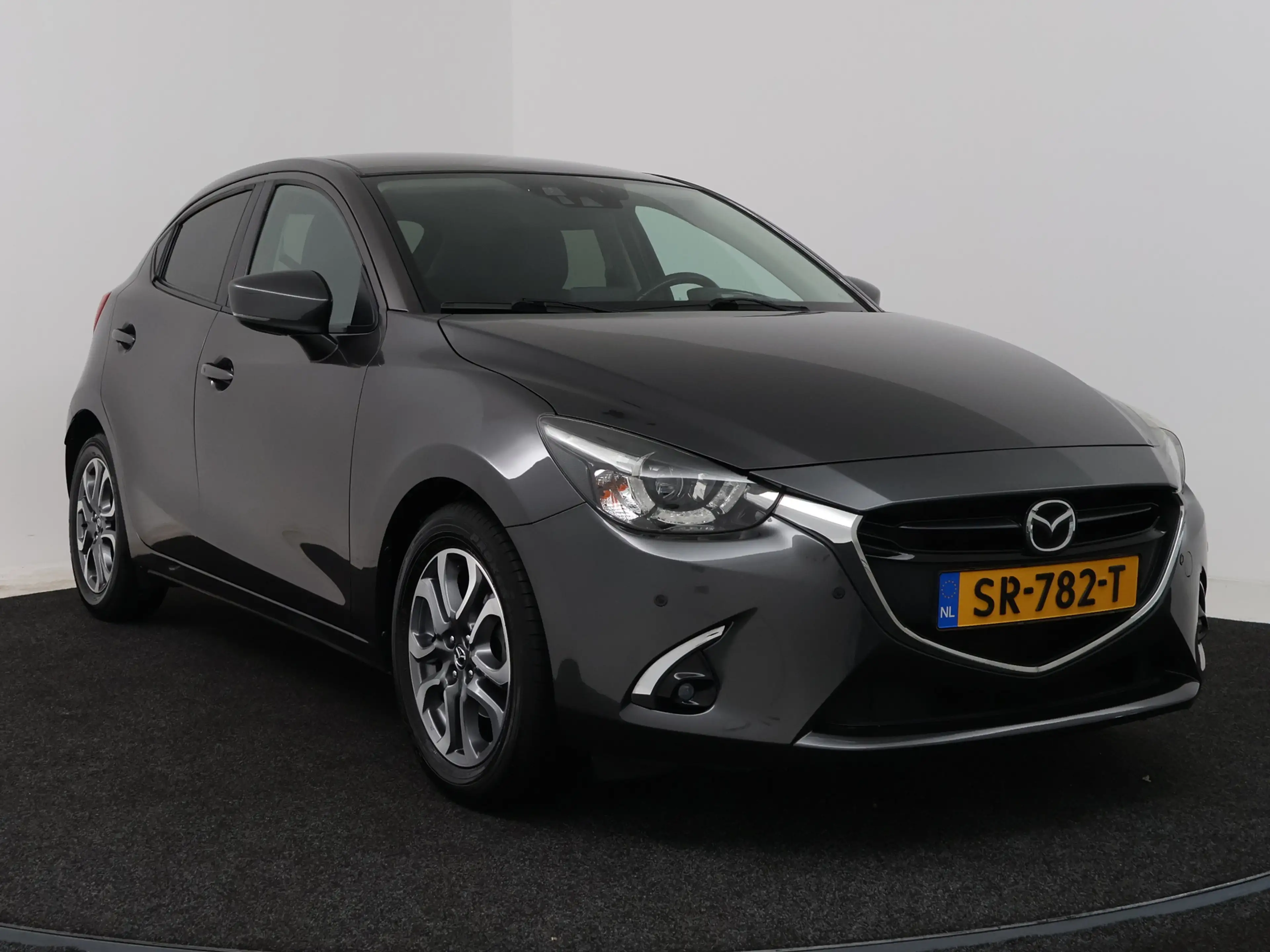 Mazda 2 1.5 Skyactiv-G GT-Luxury — photo 14