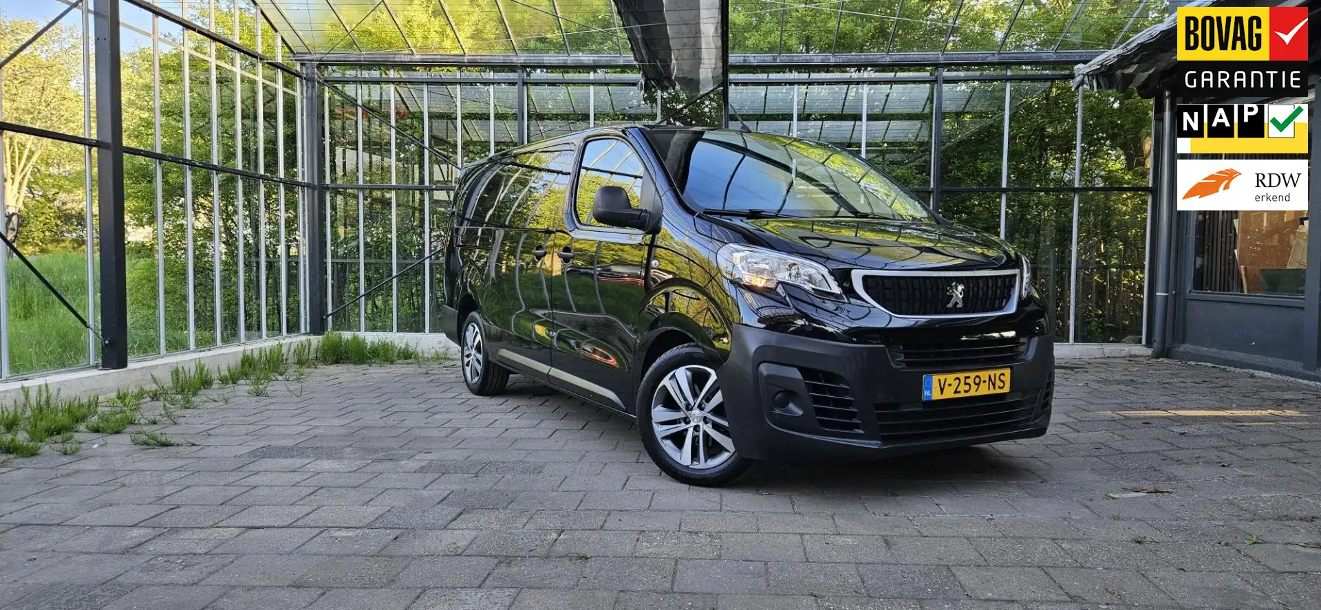 Peugeot Expert 231L 2.0 BlueHDI 120 DC Premium PDC / Apple Carpla Zwart - 1