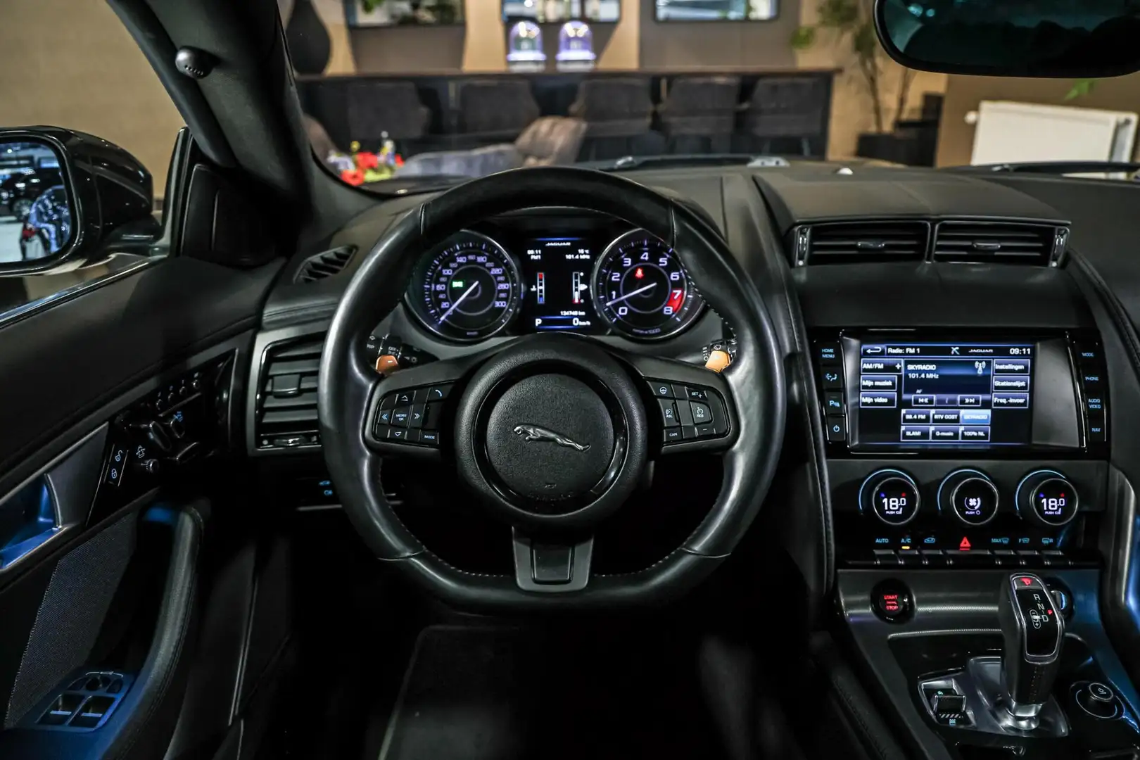 Jaguar F-Type 3.0 V6 Coupé|Pano|Memory|stoelverw.|sportuitl. Noir - 2