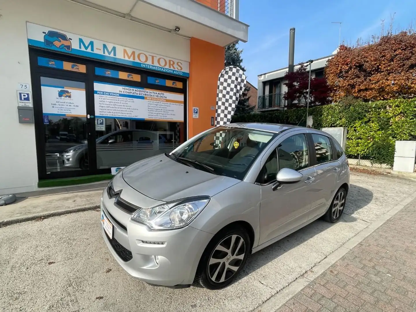 Citroen C3 PureTech neo patentati GPL Grau - 1